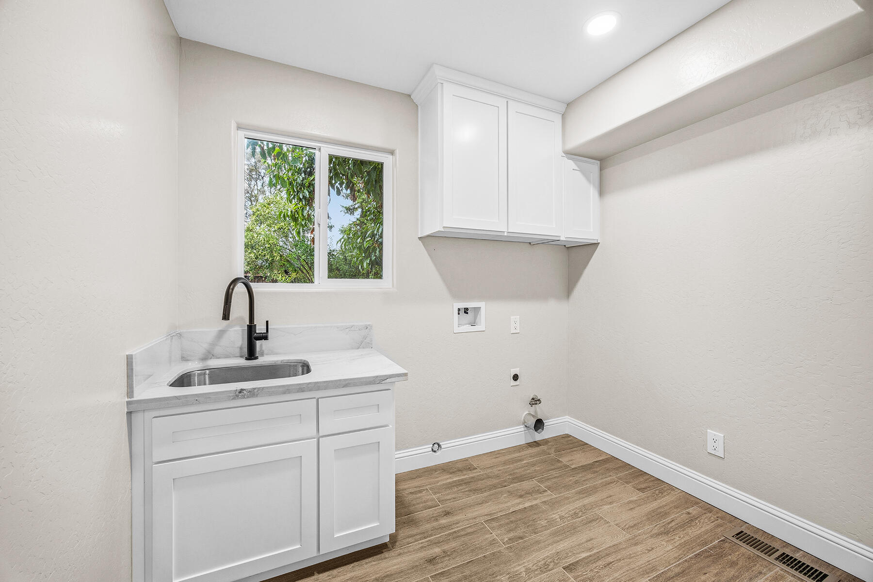 31191 Rd 160 #160, Visalia, CA 93292