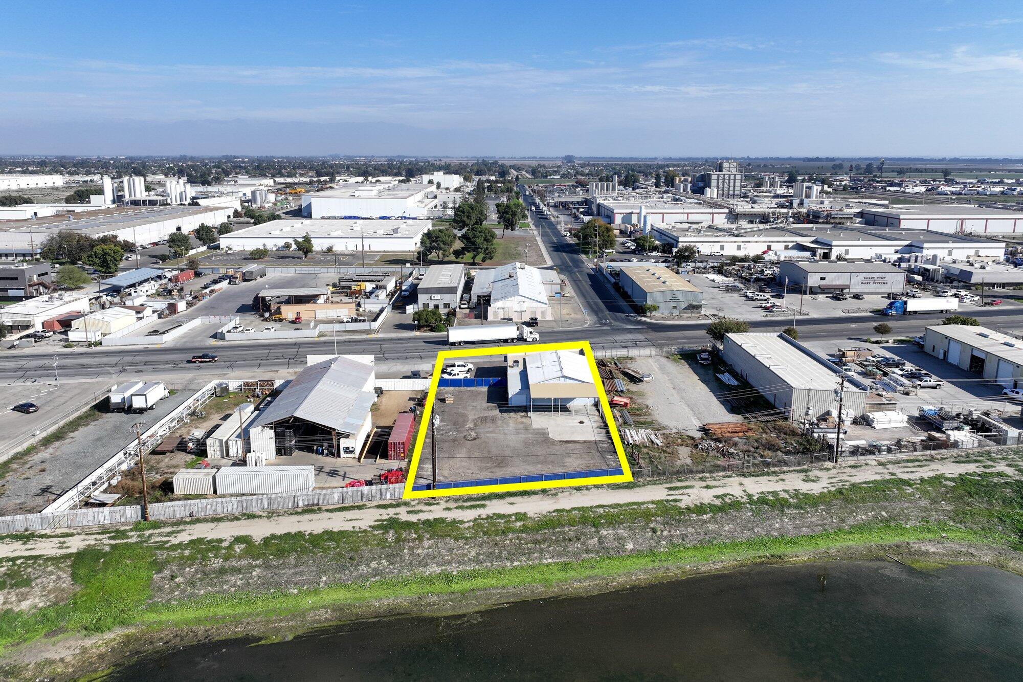 2247 S K St, Tulare, CA 93274