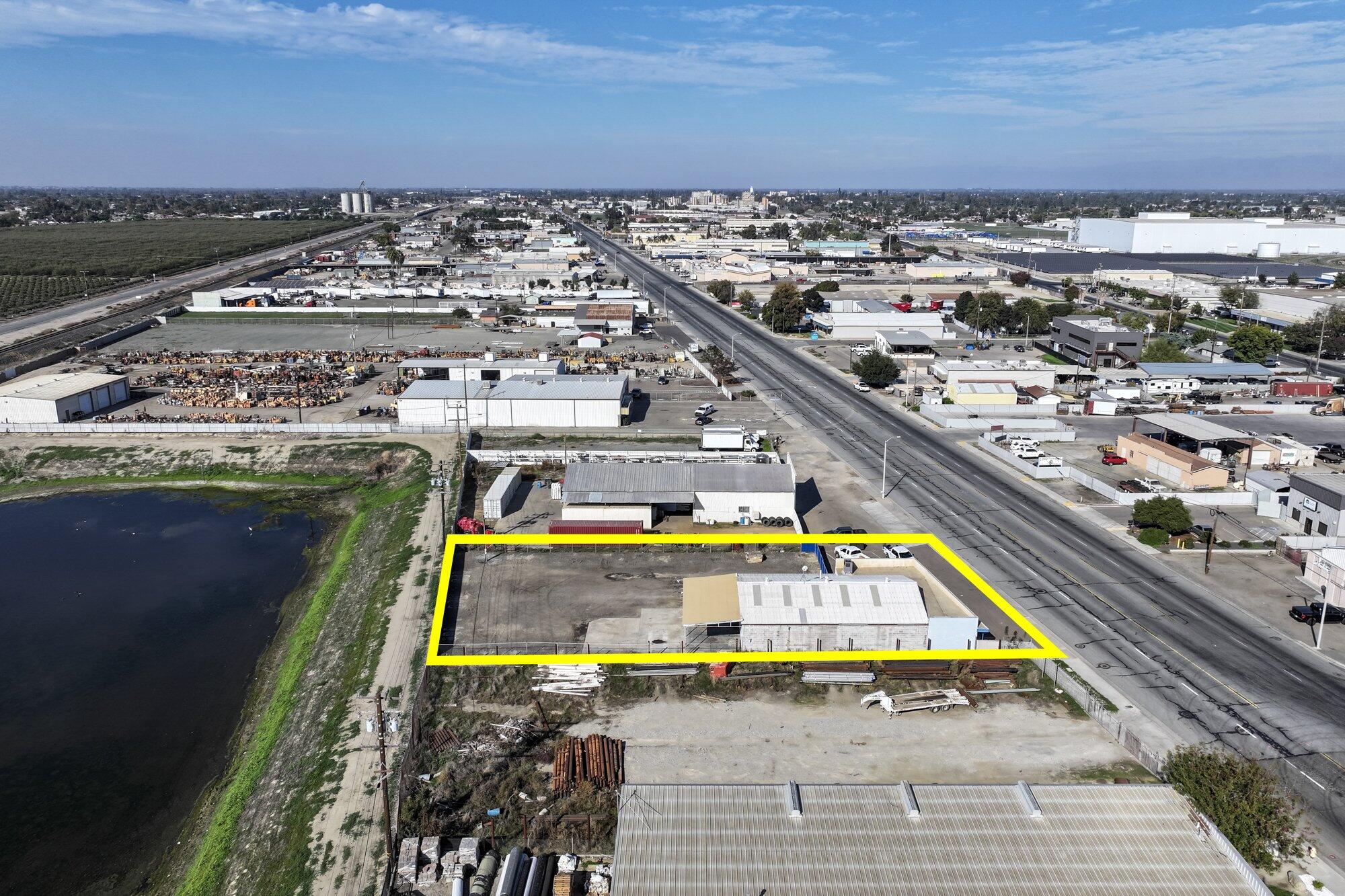 2247 S K St, Tulare, CA 93274