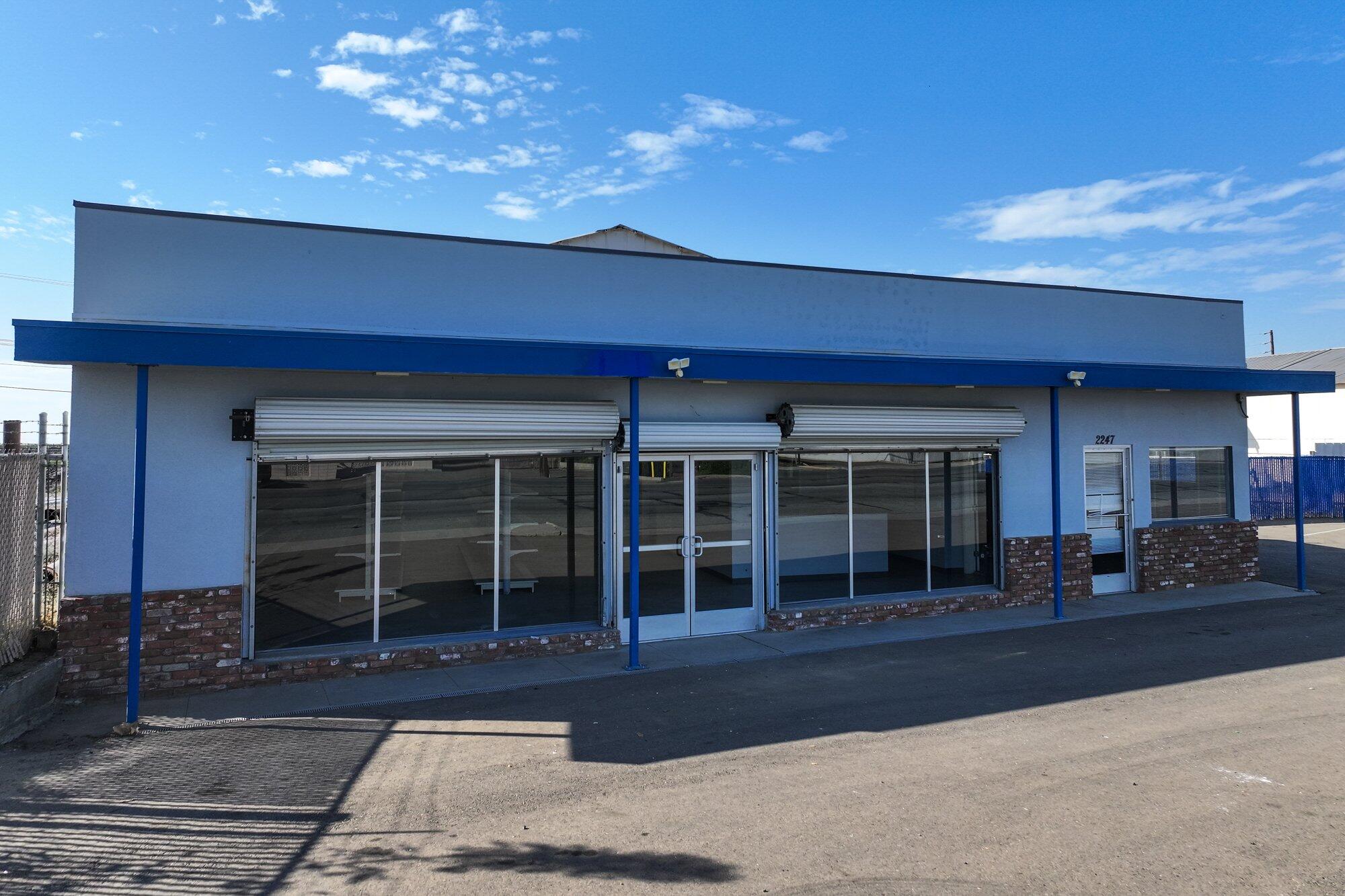 2247 S K St, Tulare, CA 93274