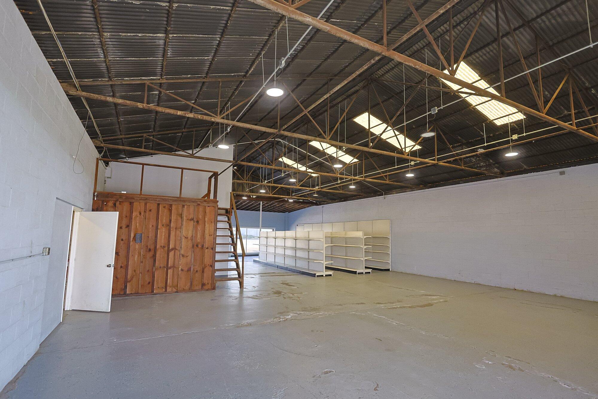 2247 S K St, Tulare, CA 93274