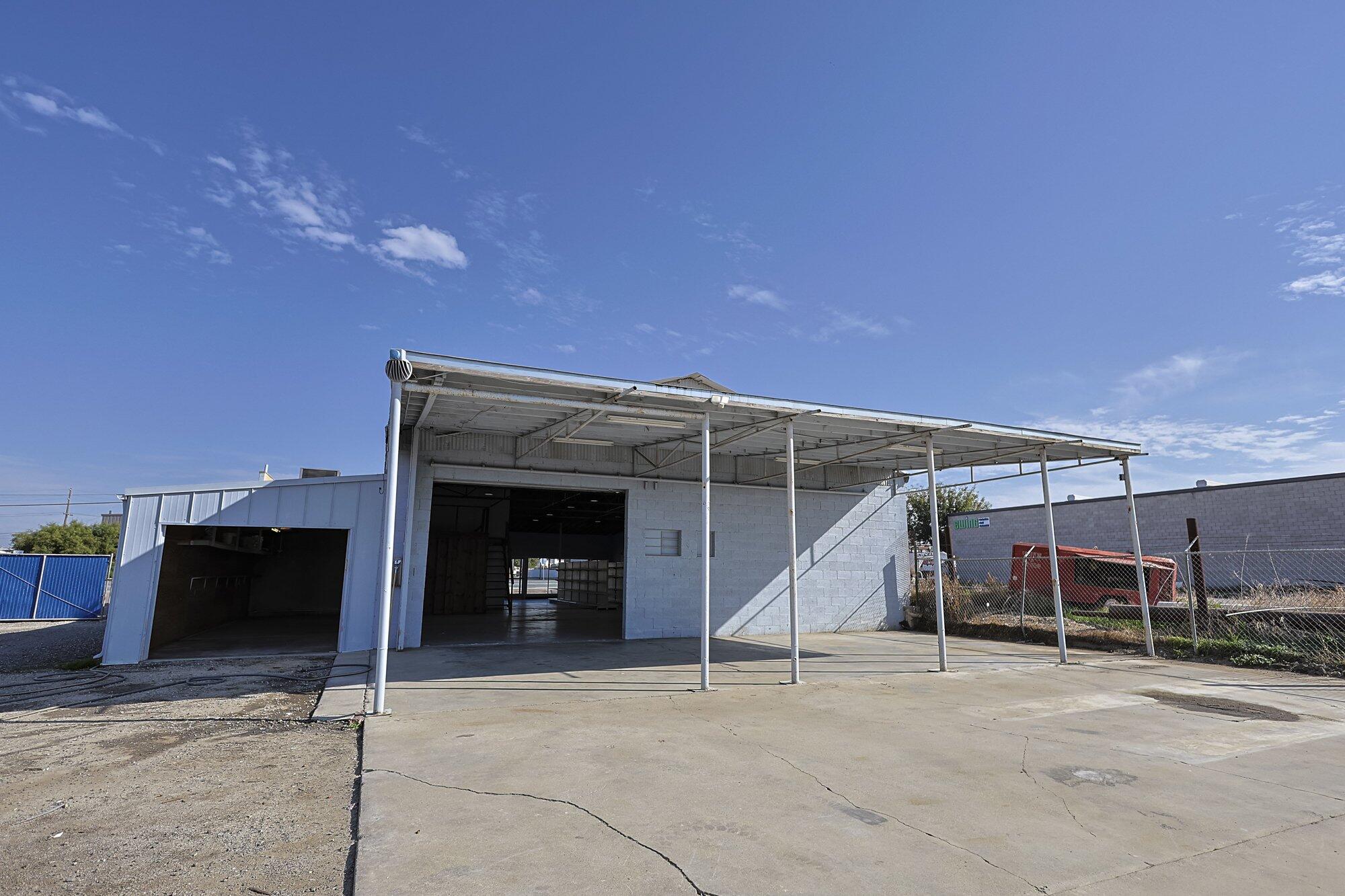 2247 S K St, Tulare, CA 93274