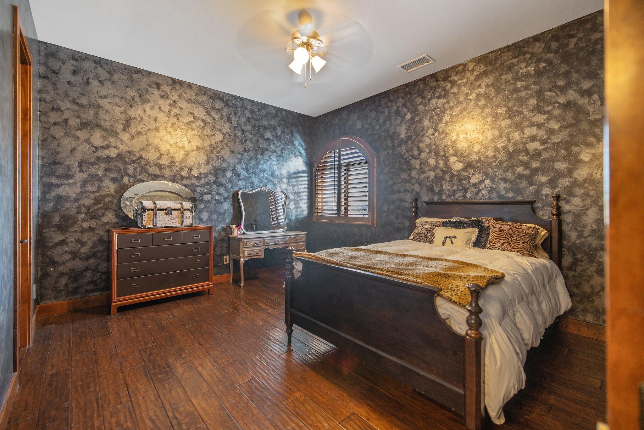 5034 W Firenze Ave, Visalia, CA 93291