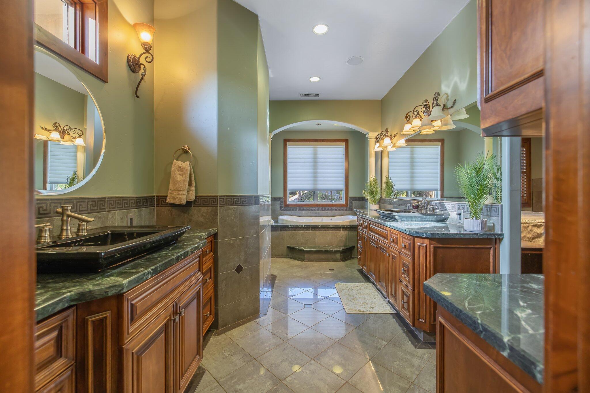 5034 W Firenze Ave, Visalia, CA 93291