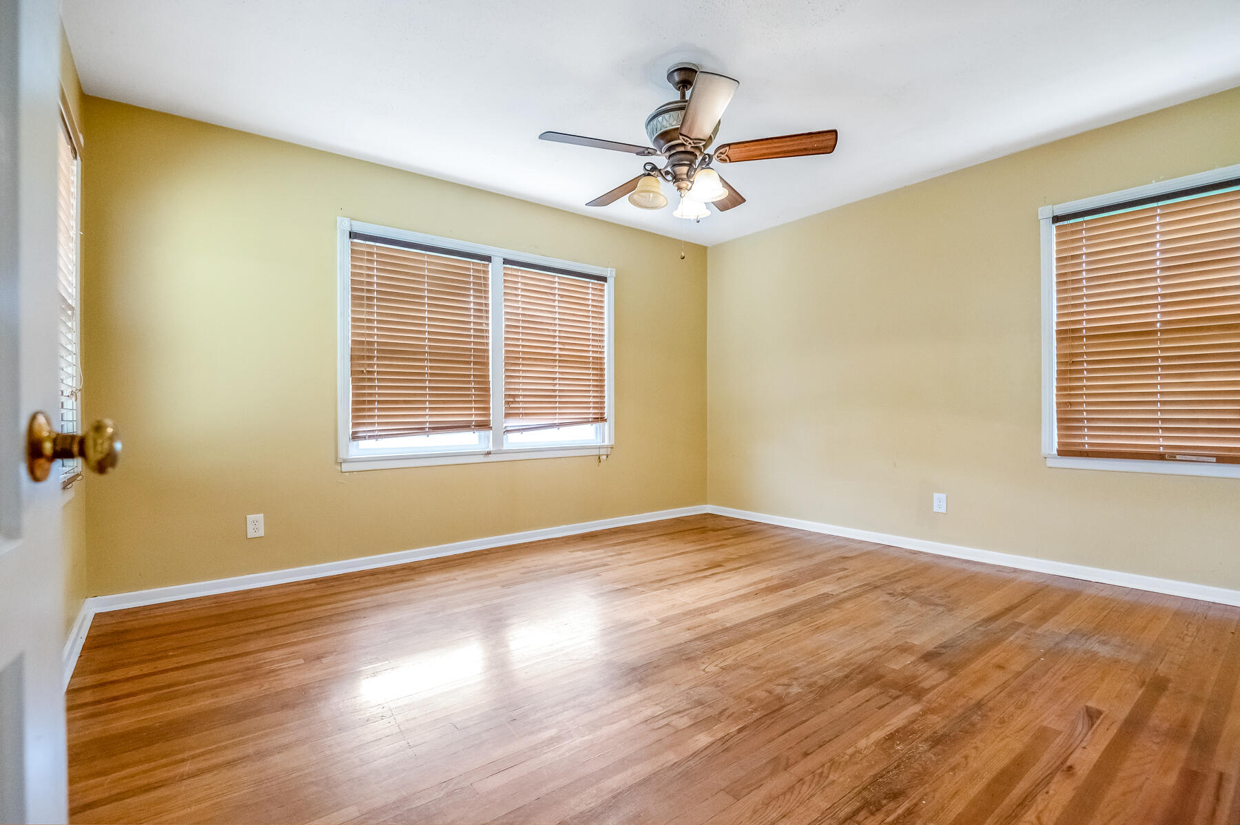 4708 W Hurley Ave, Visalia, CA 93291