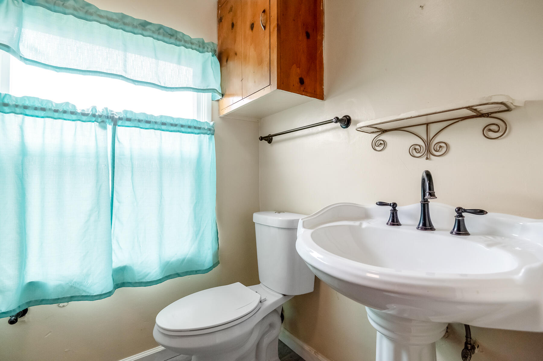 4708 W Hurley Ave, Visalia, CA 93291