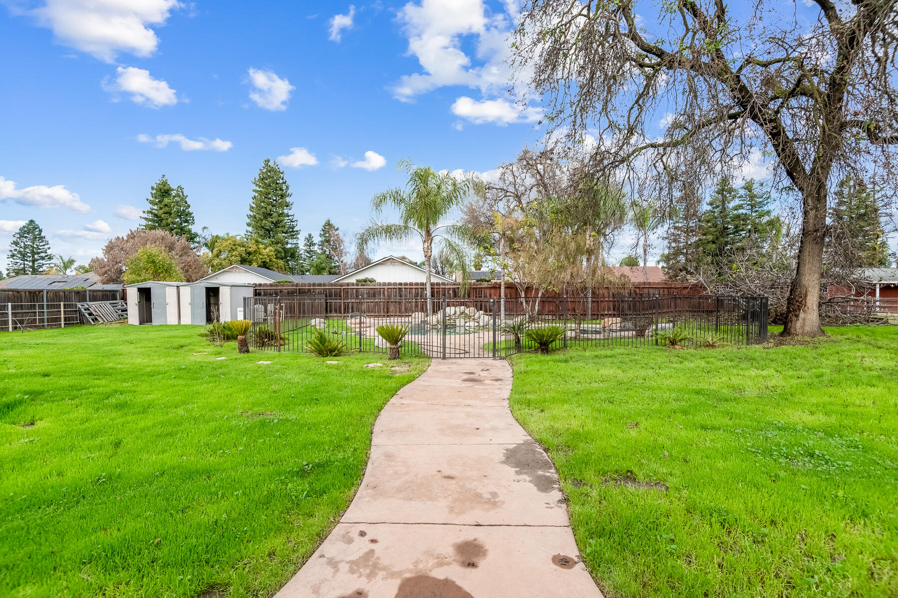 4708 W Hurley Ave, Visalia, CA 93291