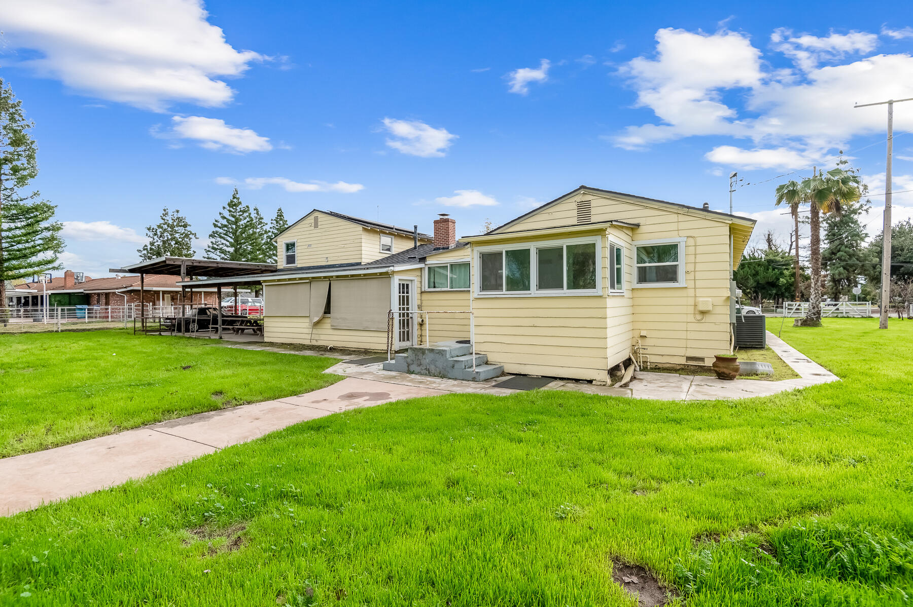 4708 W Hurley Ave, Visalia, CA 93291