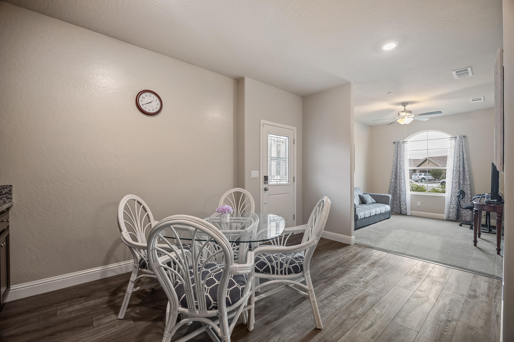 804 S Simon St, Visalia, CA 93292