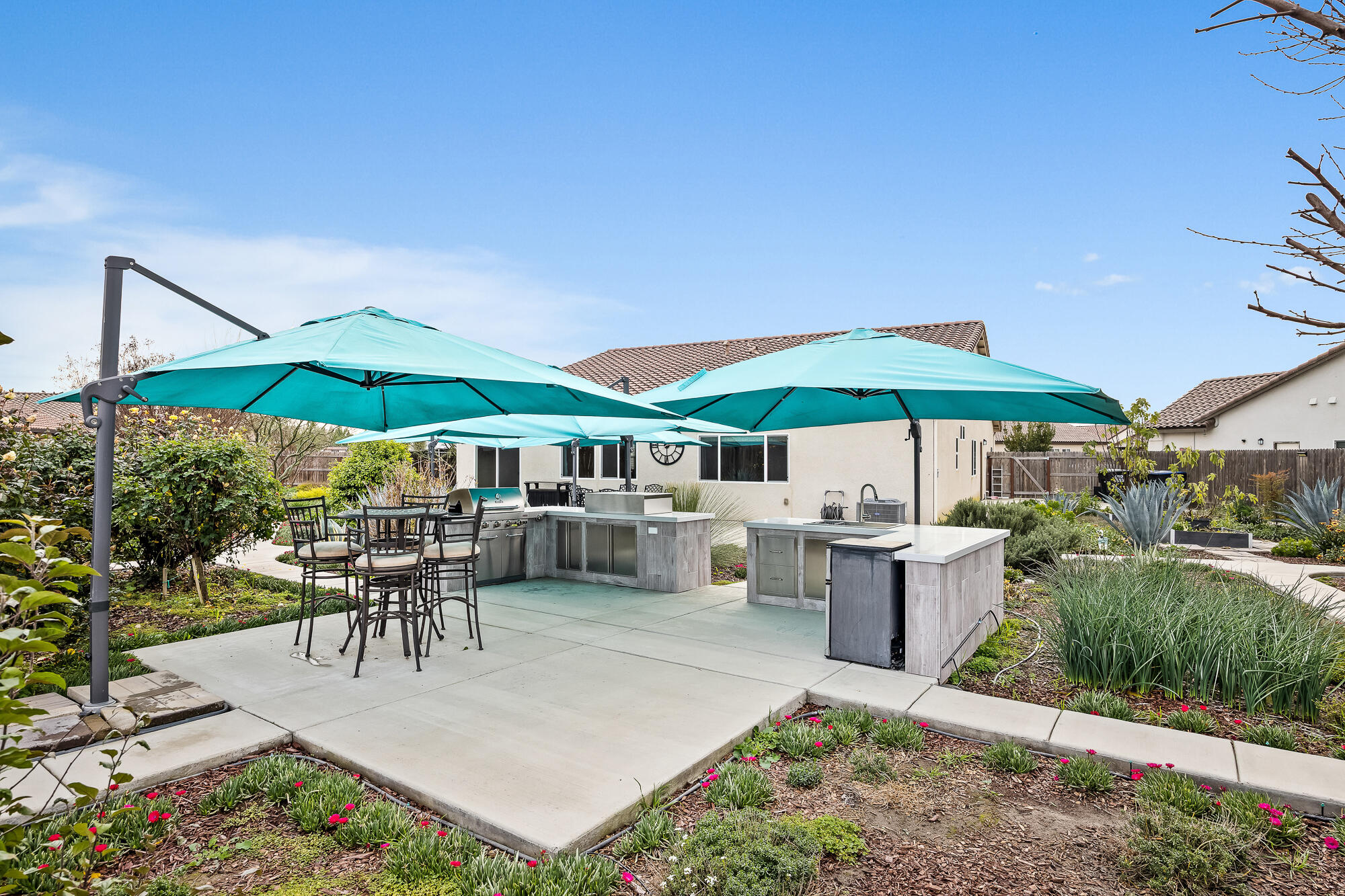 804 S Simon St, Visalia, CA 93292