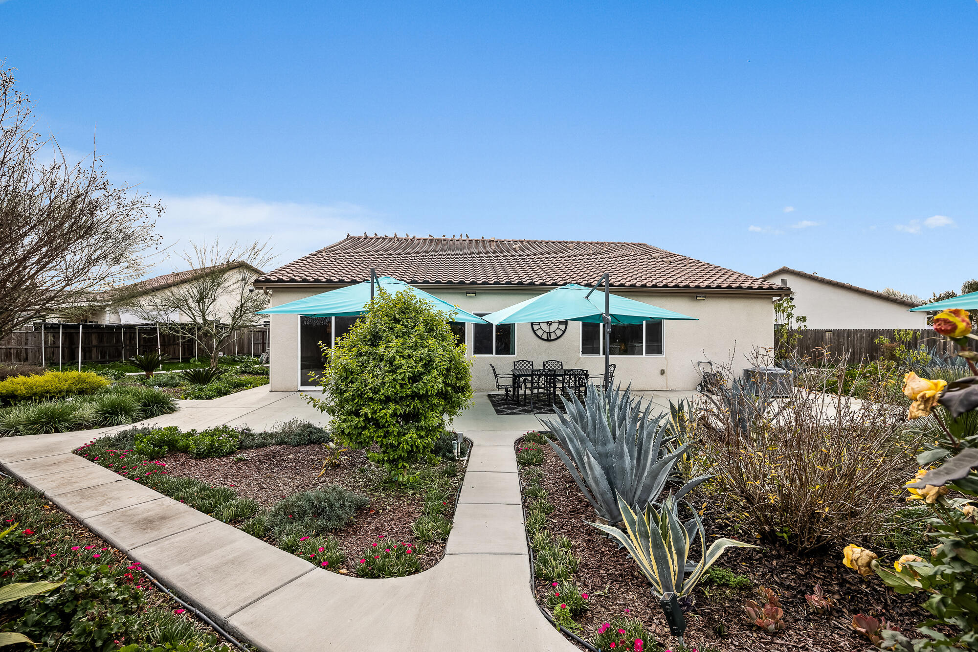 804 S Simon St, Visalia, CA 93292