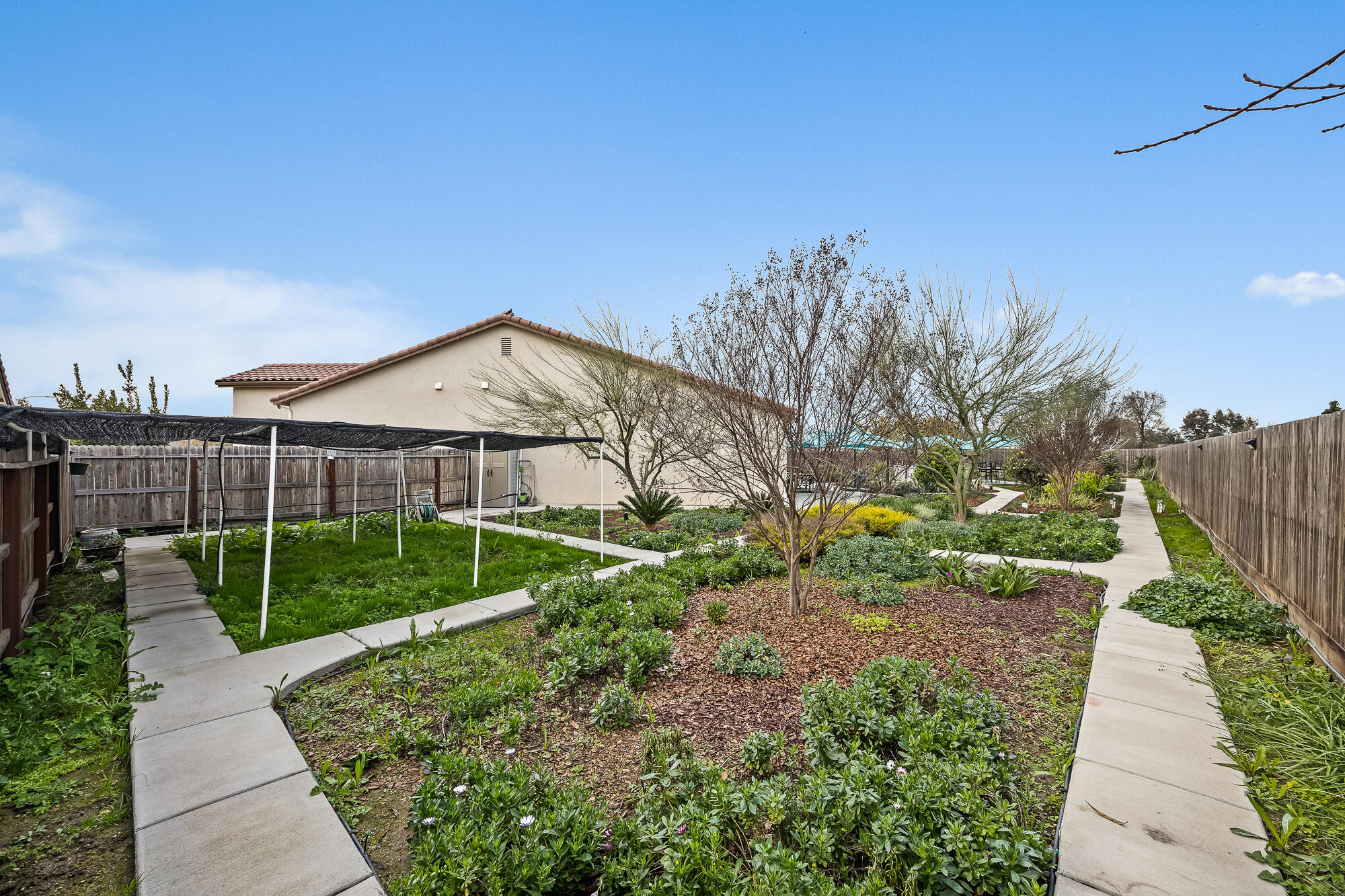 804 S Simon St, Visalia, CA 93292