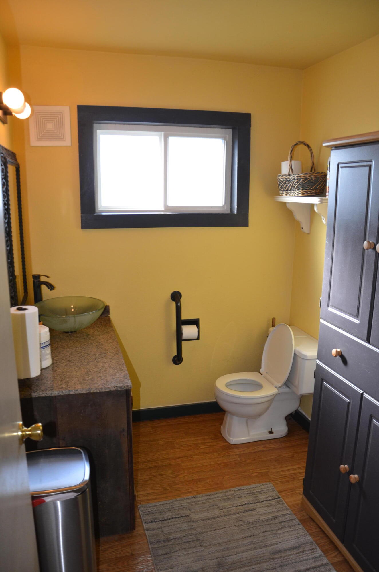 1837 W Sunnyside Ave, Visalia, CA 93277