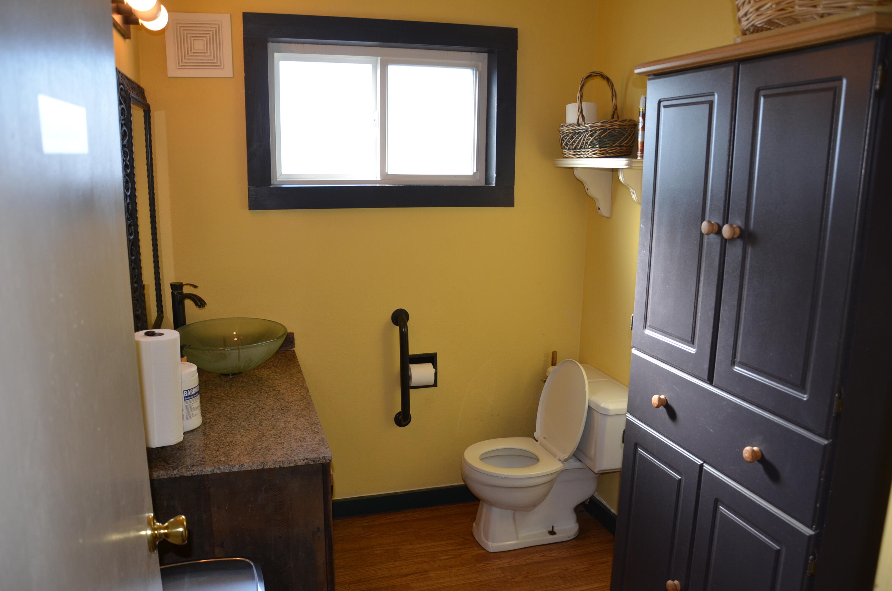 1837 W Sunnyside Ave, Visalia, CA 93277