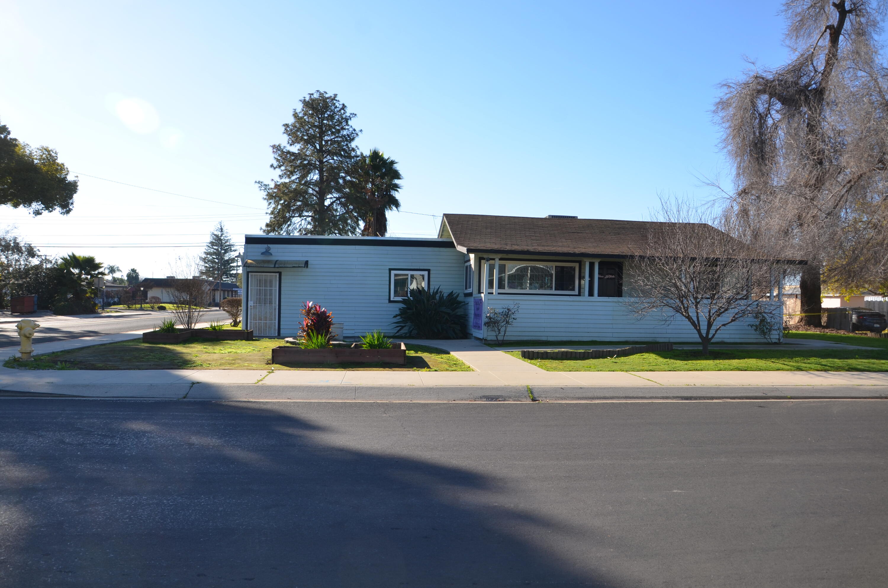 1837 W Sunnyside Ave, Visalia, CA 93277