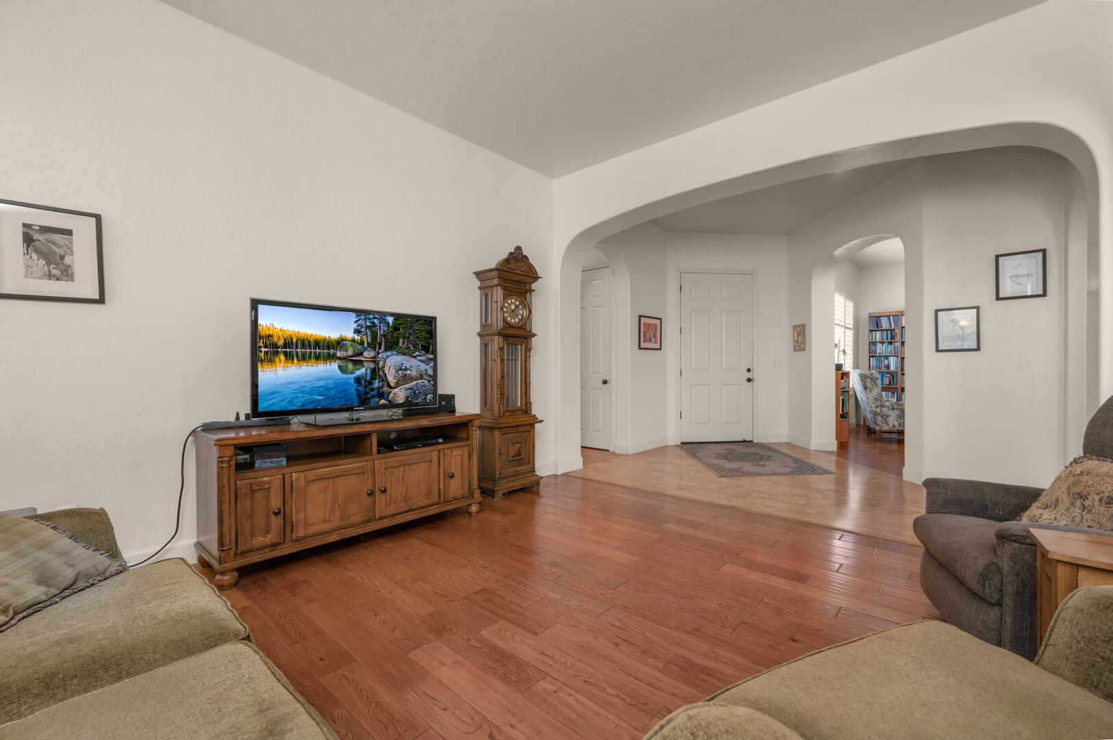 3020 W Ceres Ave, Visalia, CA 93291