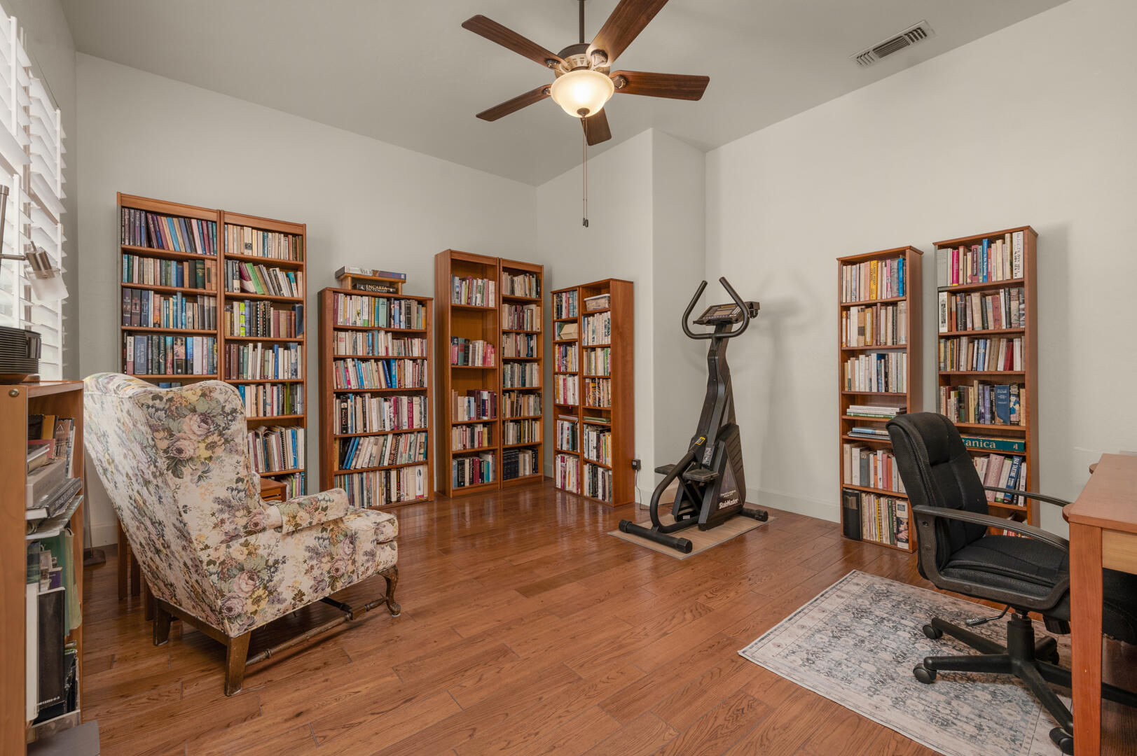 3020 W Ceres Ave, Visalia, CA 93291