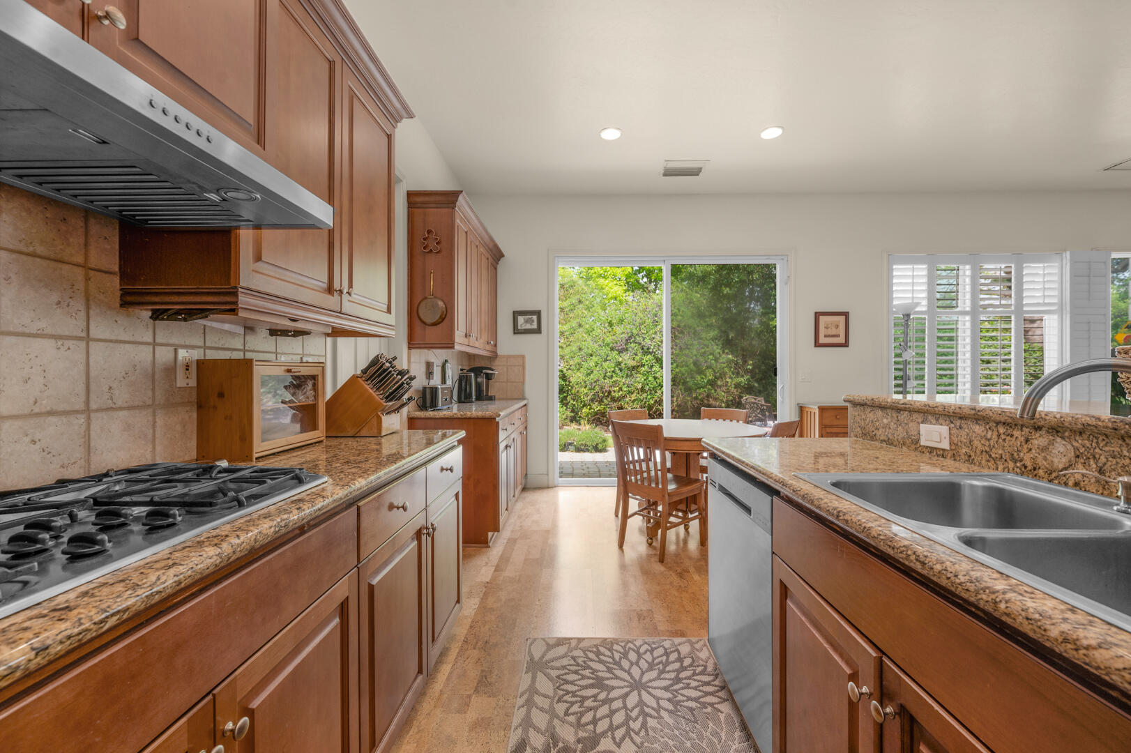 3020 W Ceres Ave, Visalia, CA 93291