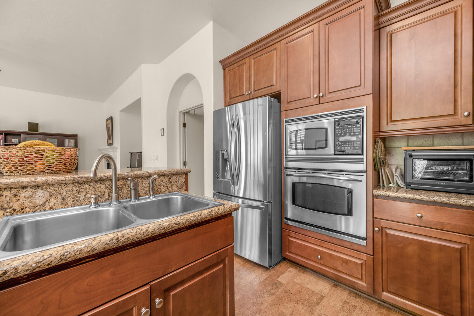 3020 W Ceres Ave, Visalia, CA 93291