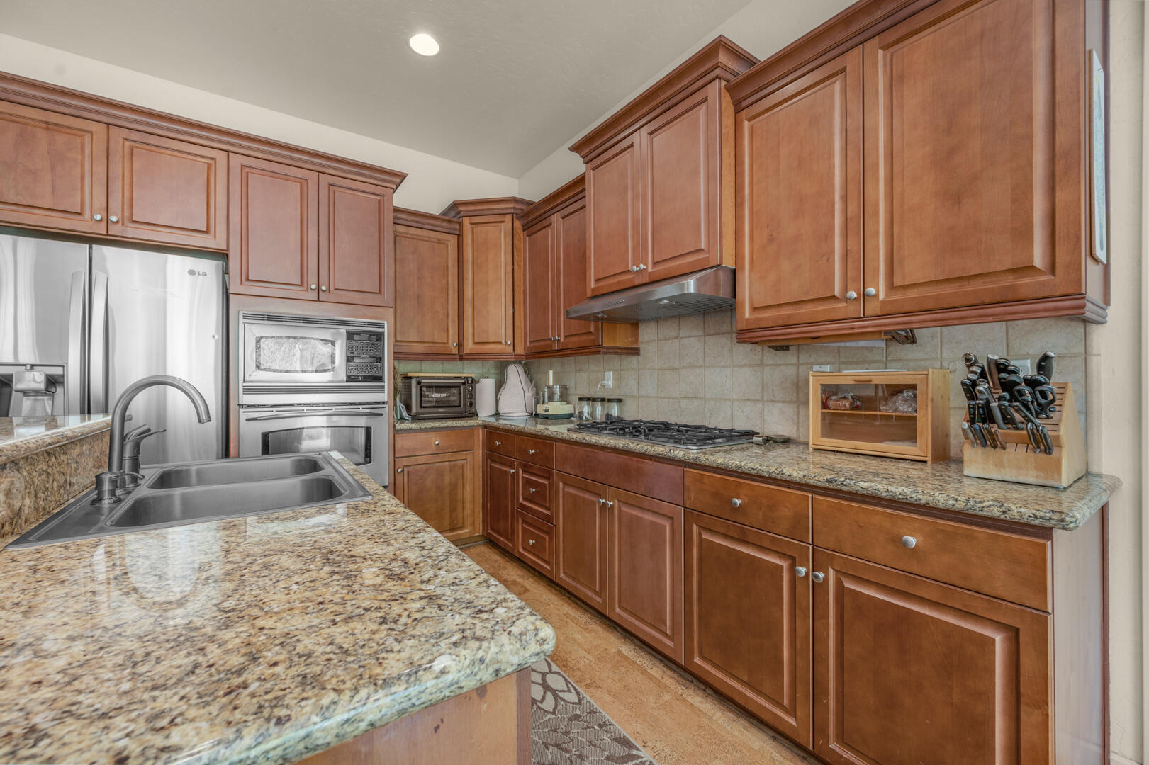 3020 W Ceres Ave, Visalia, CA 93291