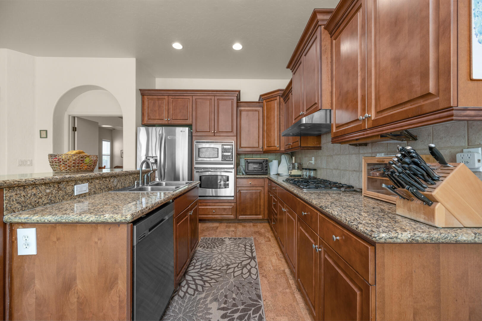 3020 W Ceres Ave, Visalia, CA 93291