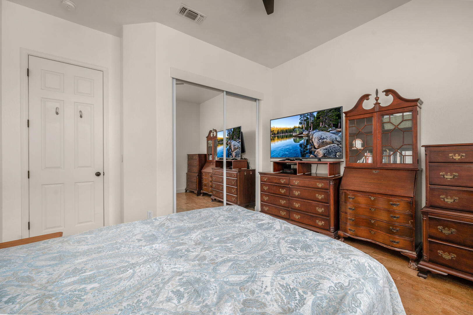 3020 W Ceres Ave, Visalia, CA 93291