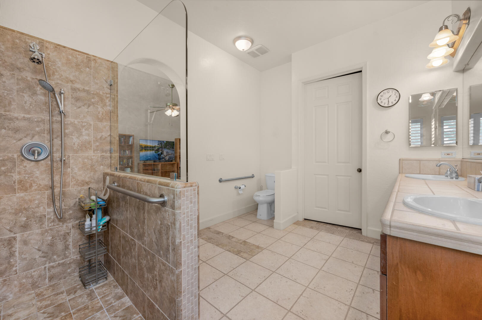 3020 W Ceres Ave, Visalia, CA 93291