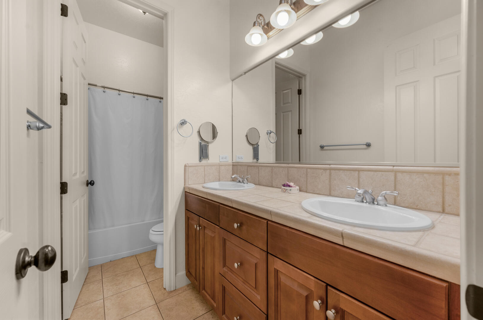 3020 W Ceres Ave, Visalia, CA 93291