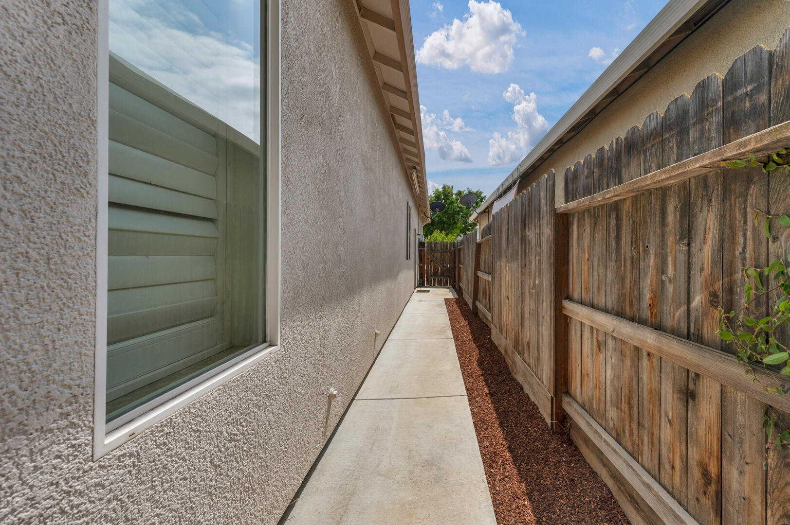 3020 W Ceres Ave, Visalia, CA 93291