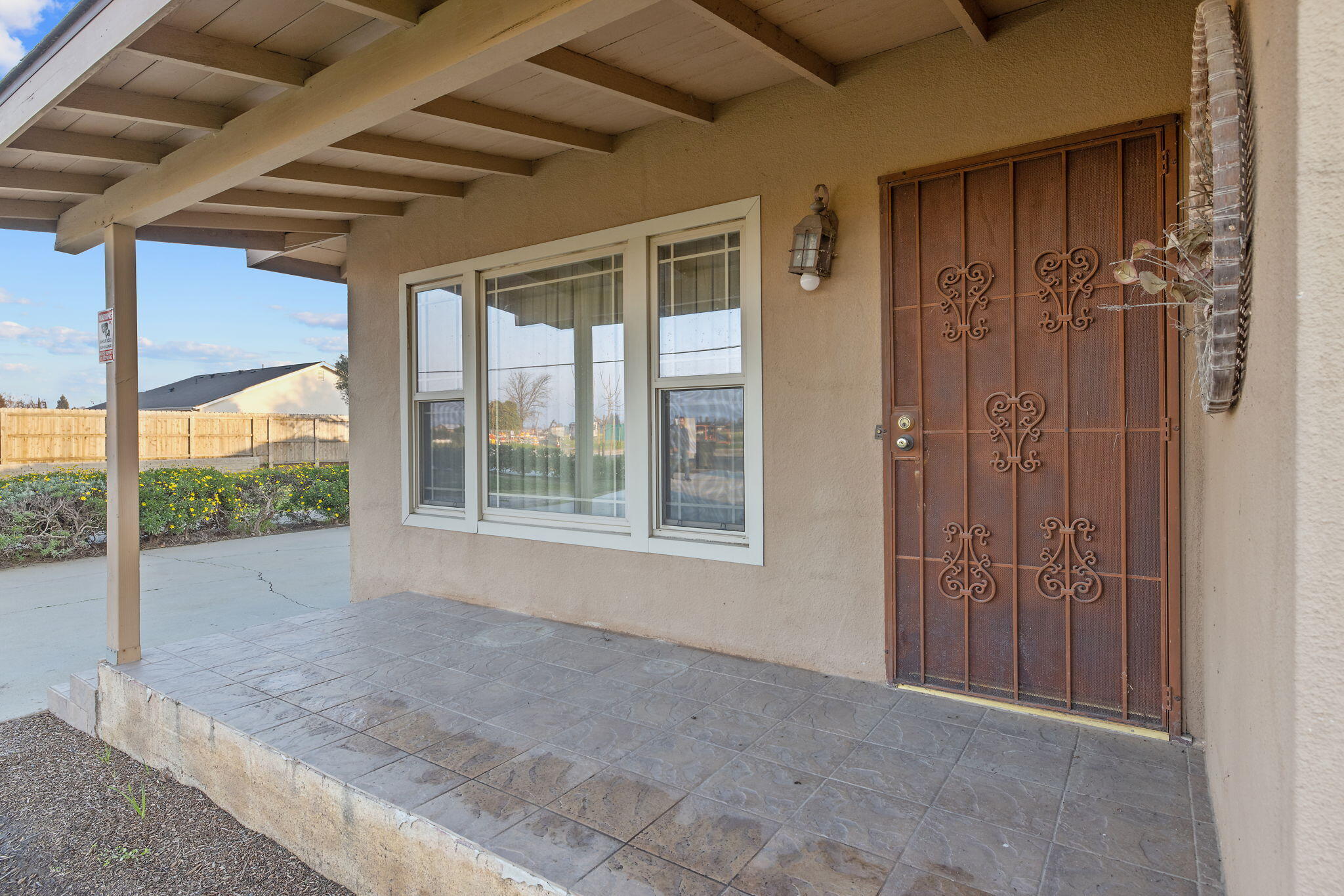 1725 E E Goshen Ave, Visalia, CA 93292