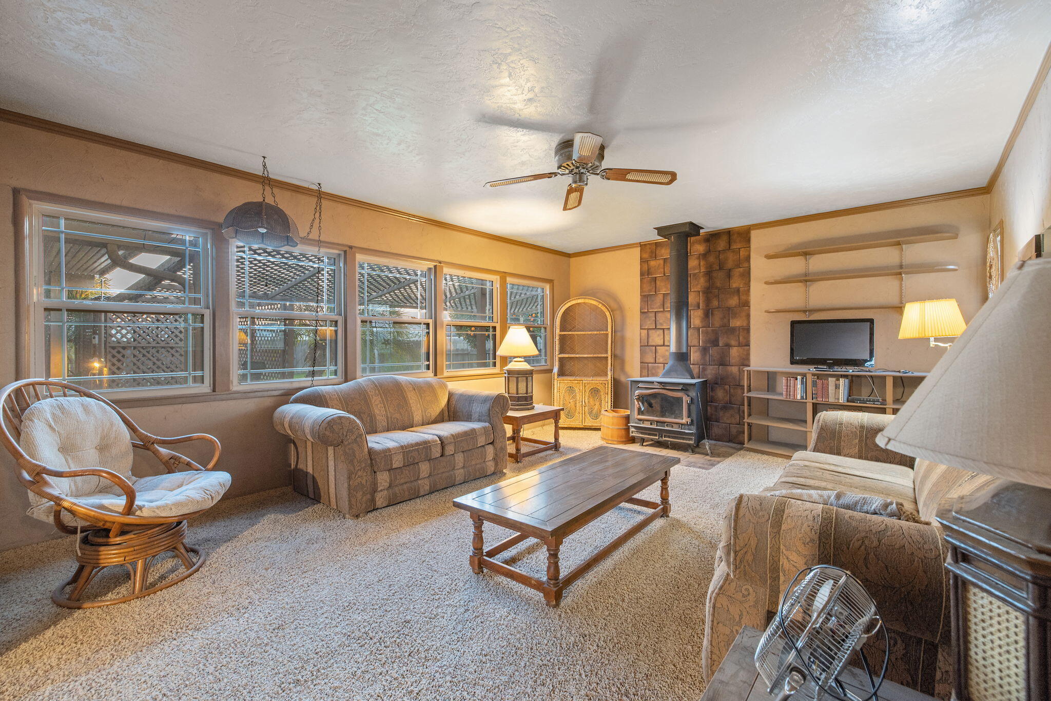 1725 E E Goshen Ave, Visalia, CA 93292