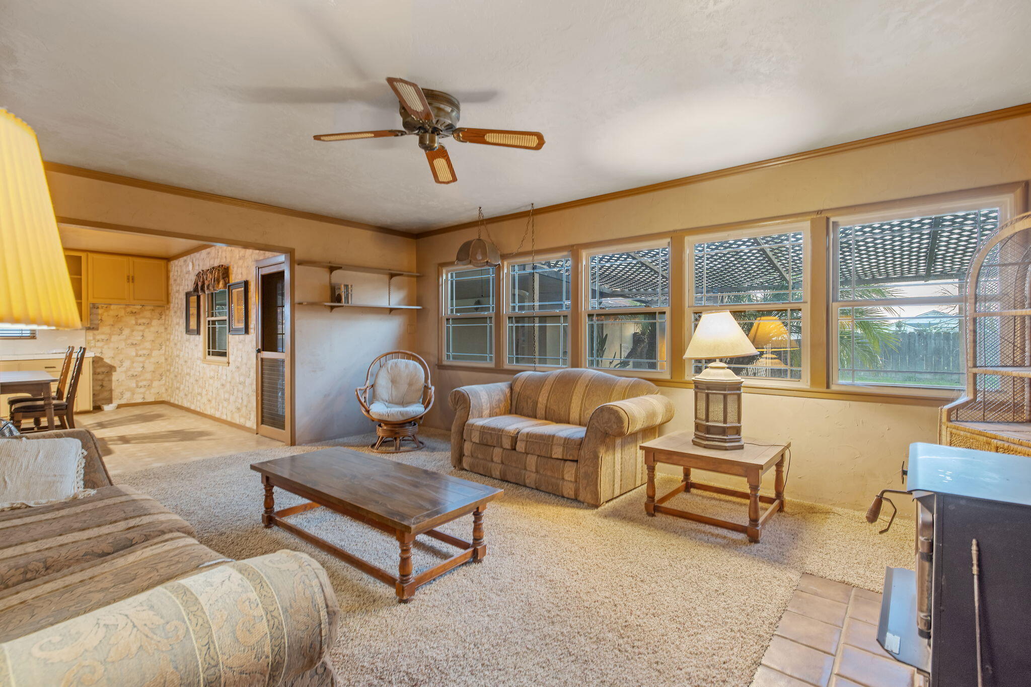 1725 E E Goshen Ave, Visalia, CA 93292