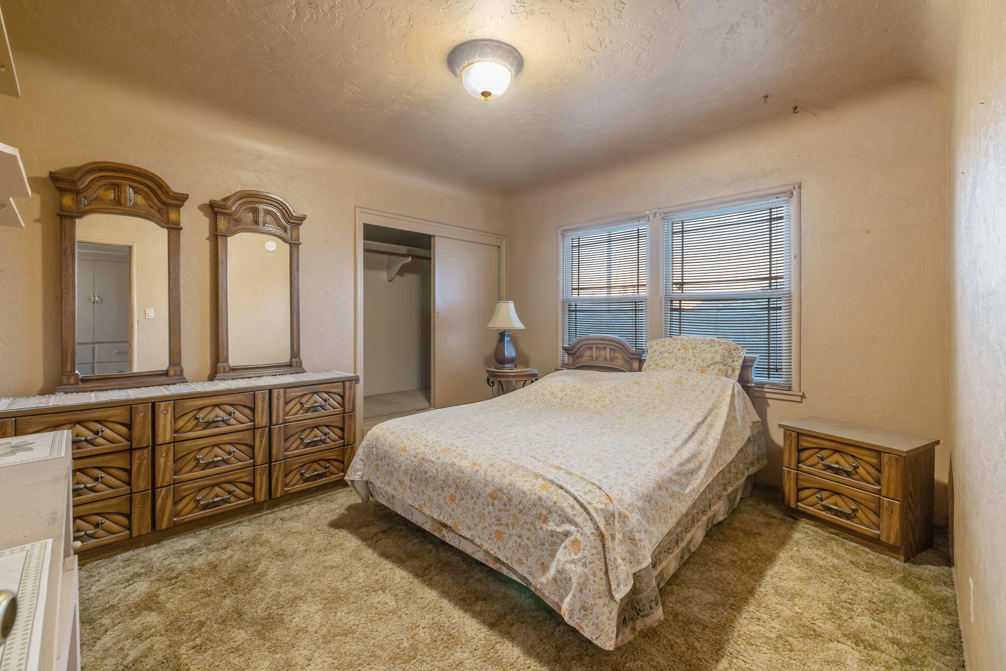 1725 E E Goshen Ave, Visalia, CA 93292