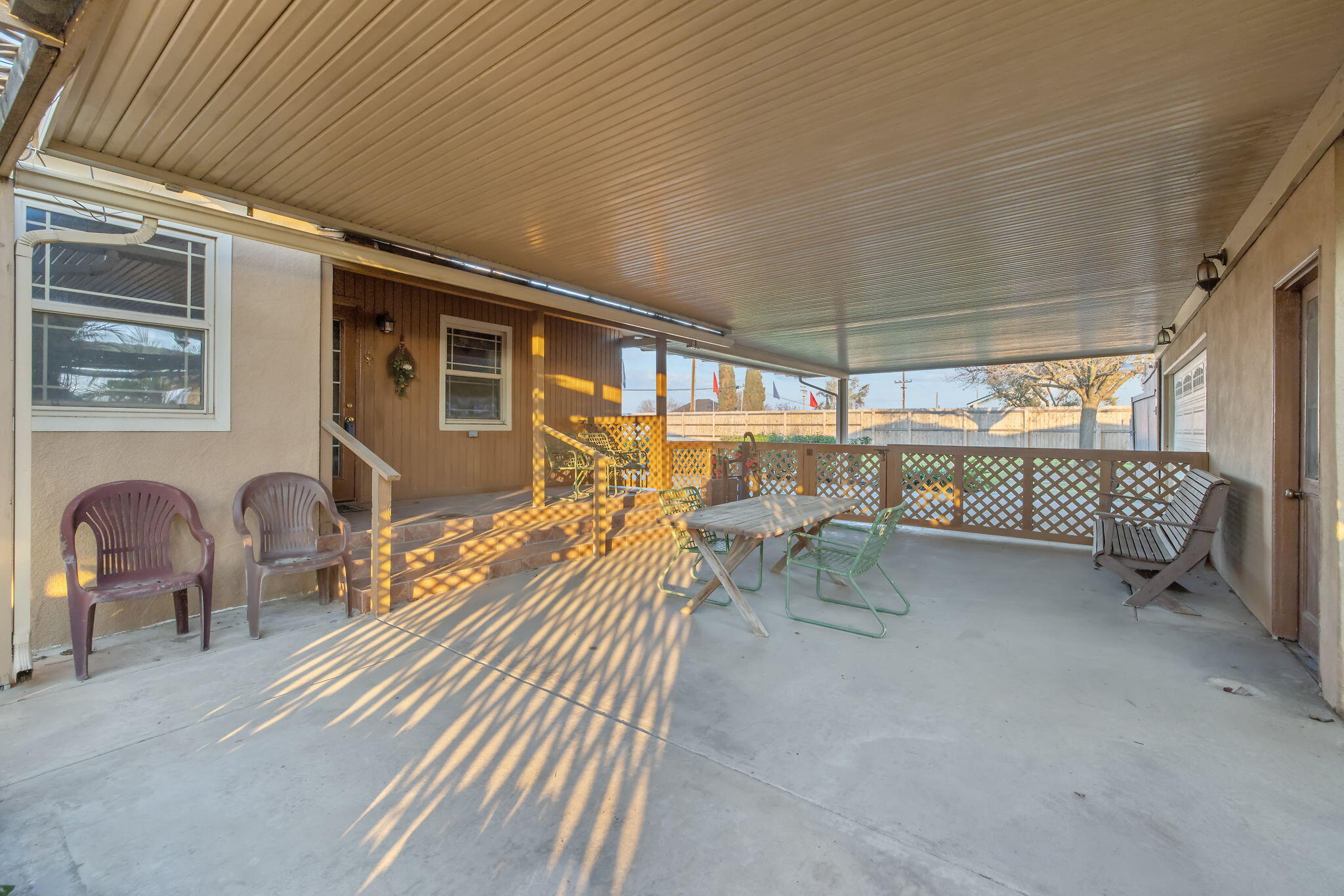 1725 E E Goshen Ave, Visalia, CA 93292