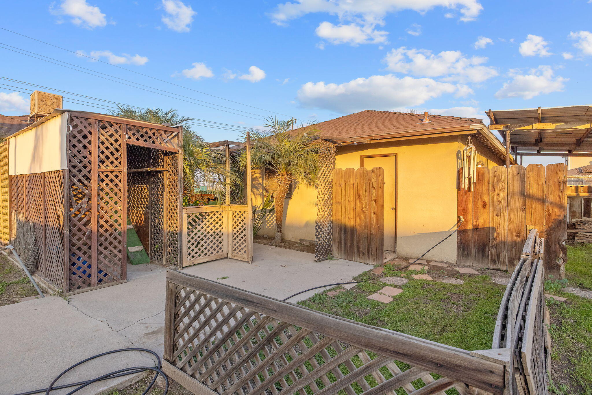 1725 E E Goshen Ave, Visalia, CA 93292