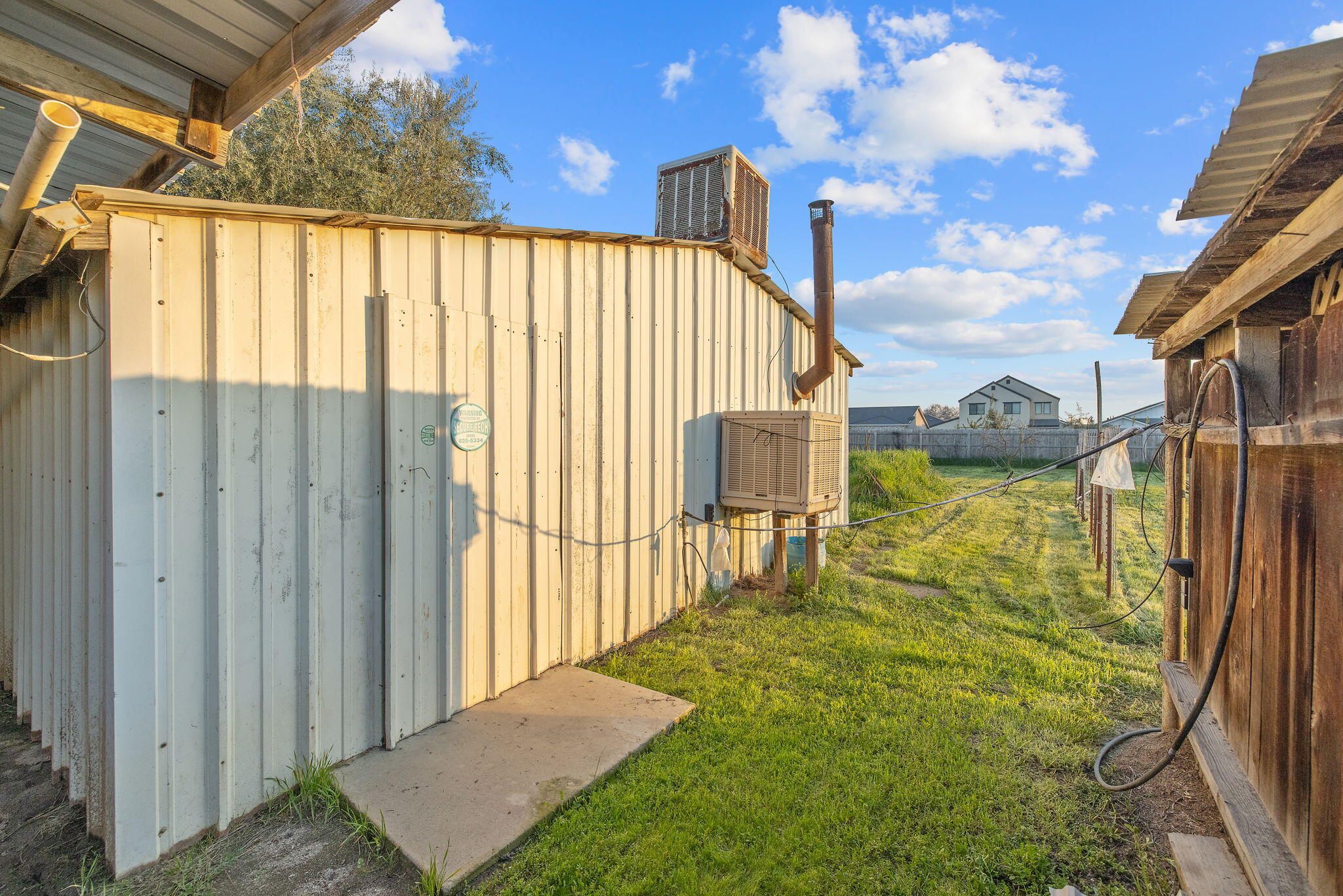 1725 E E Goshen Ave, Visalia, CA 93292