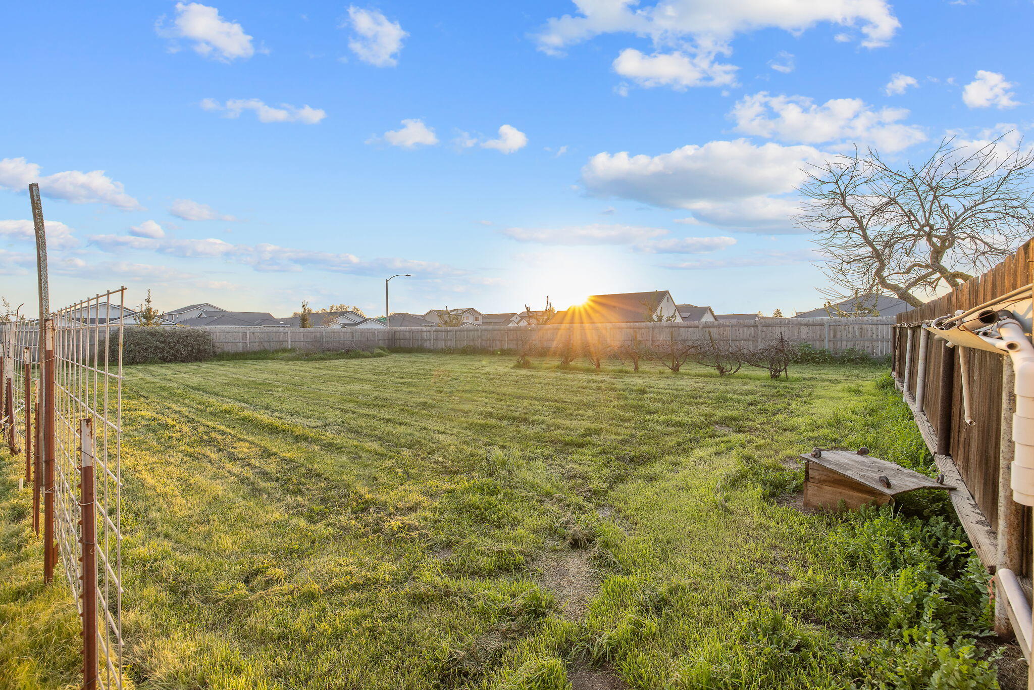 1725 E E Goshen Ave, Visalia, CA 93292