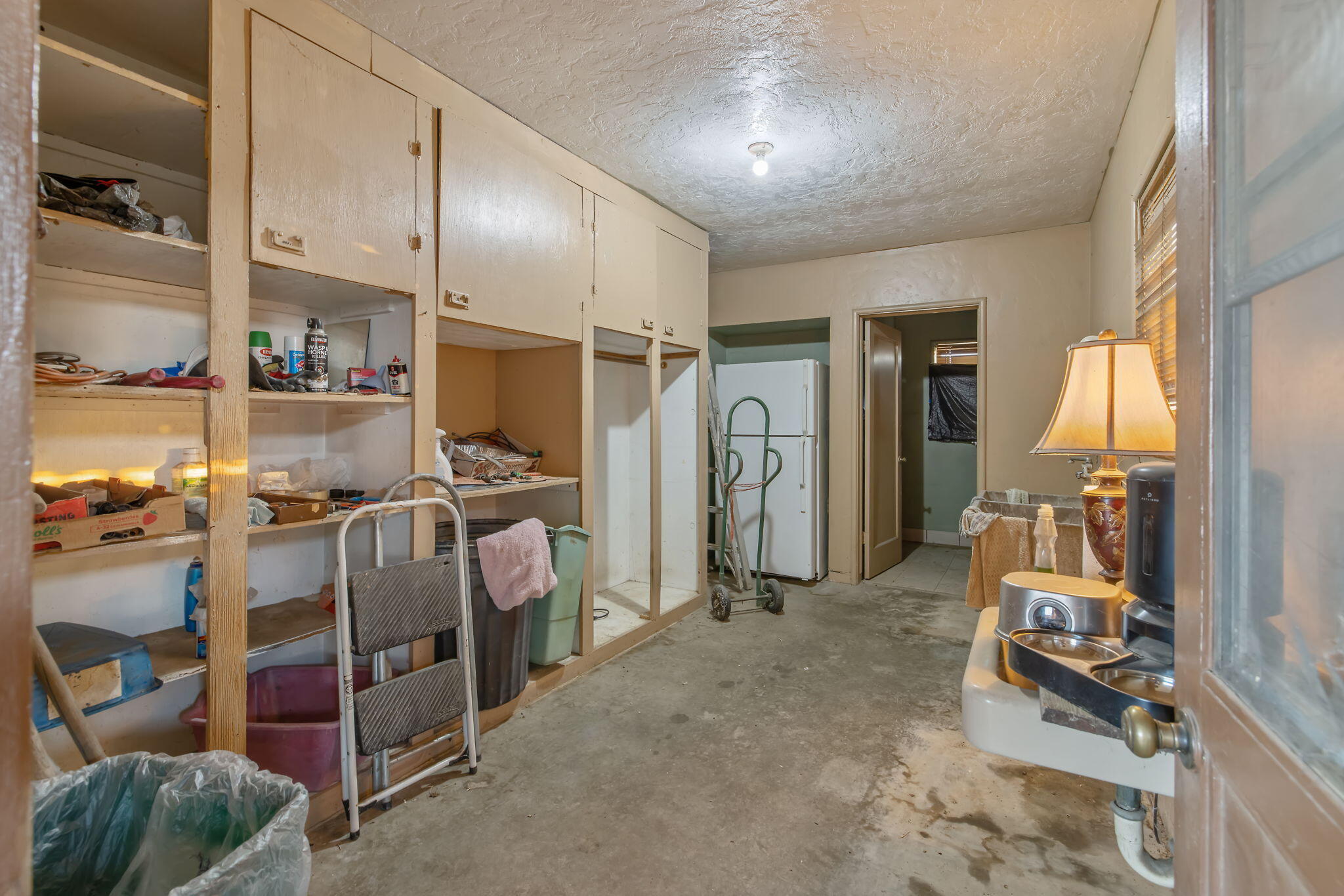 1725 E E Goshen Ave, Visalia, CA 93292