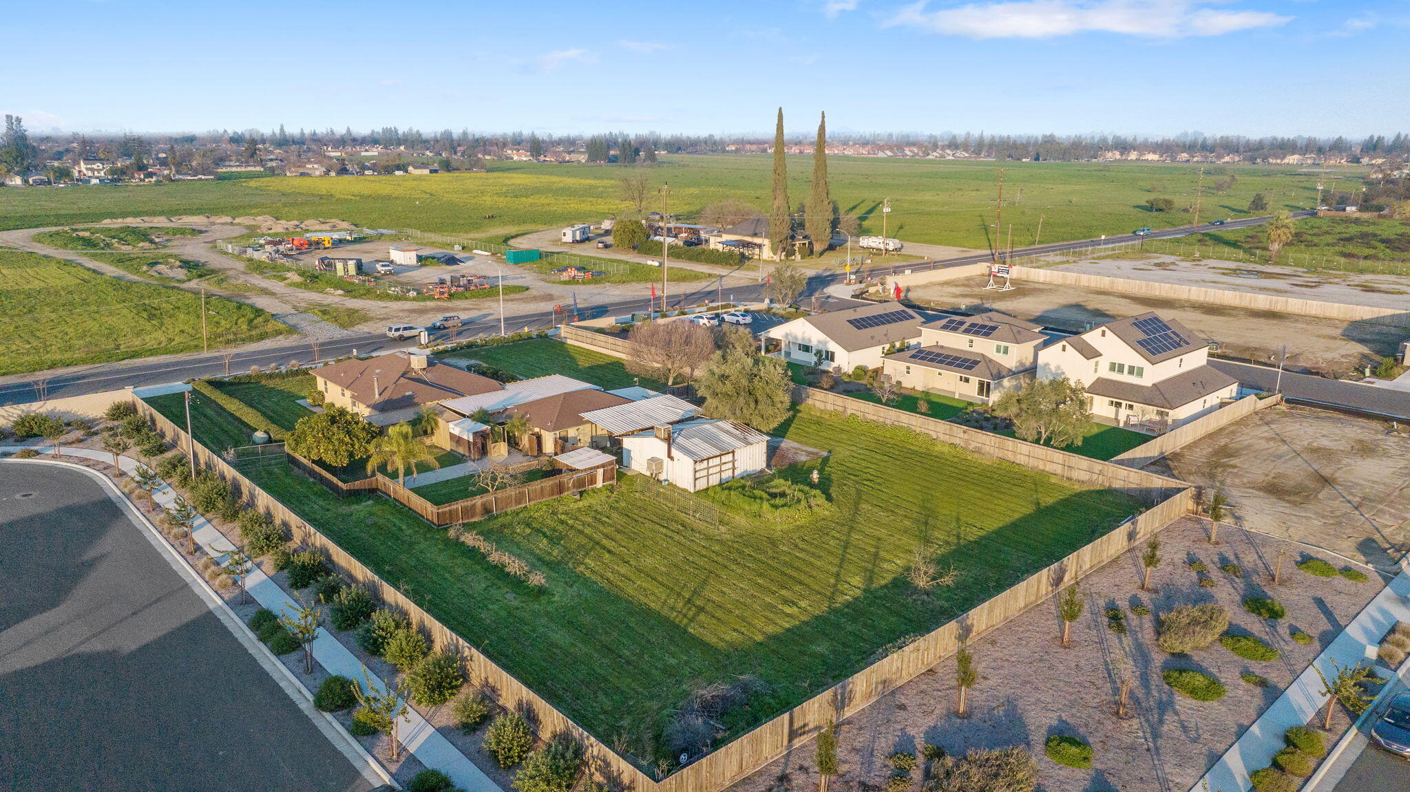 1725 E E Goshen Ave, Visalia, CA 93292