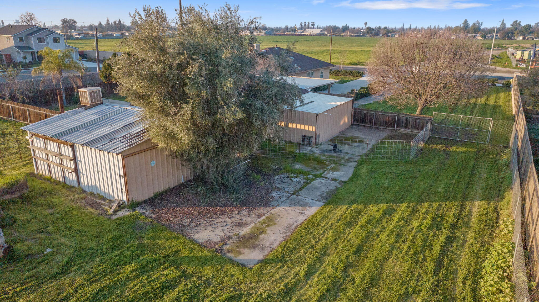 1725 E E Goshen Ave, Visalia, CA 93292