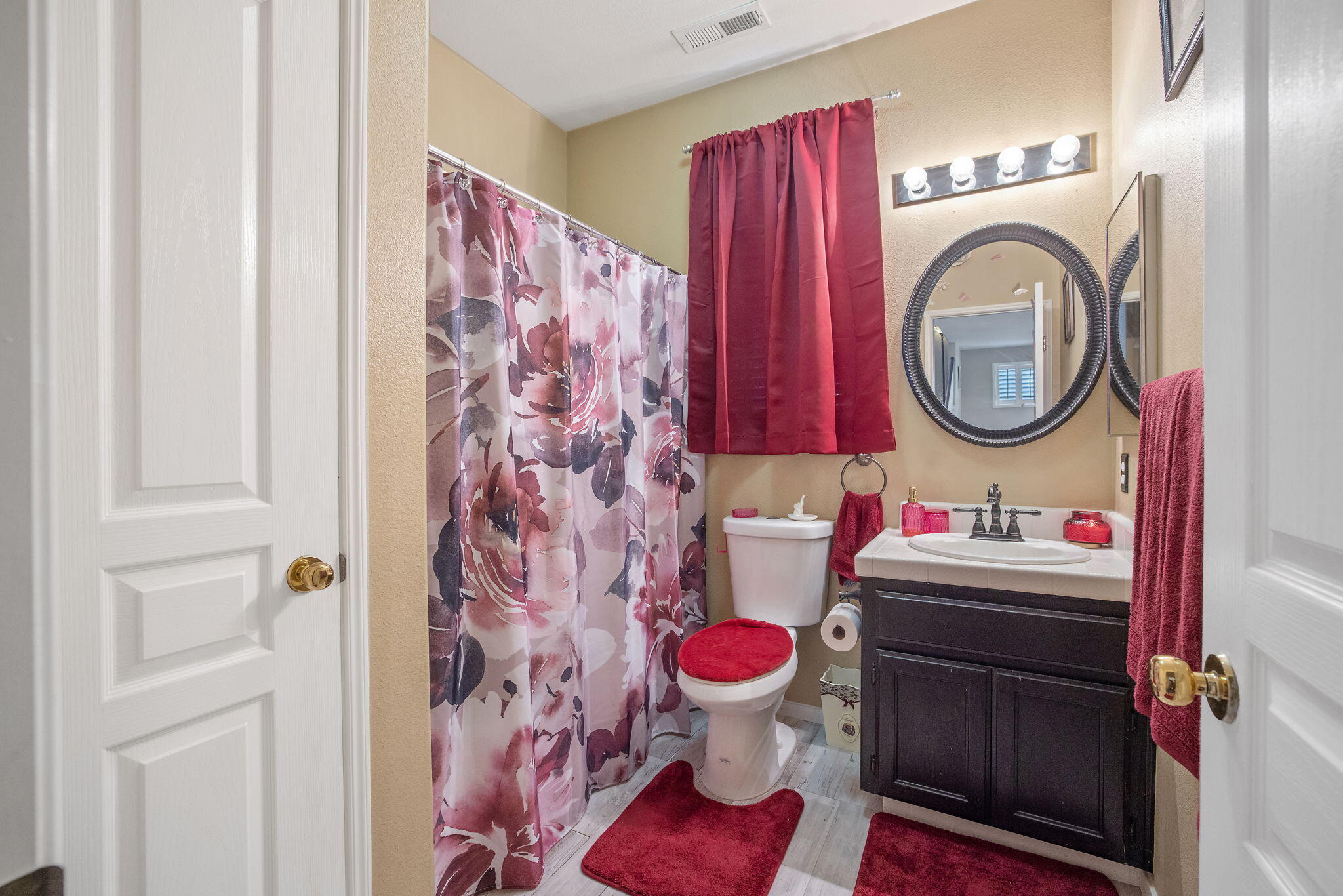 3939 S Bollinger St, Visalia, CA 93277