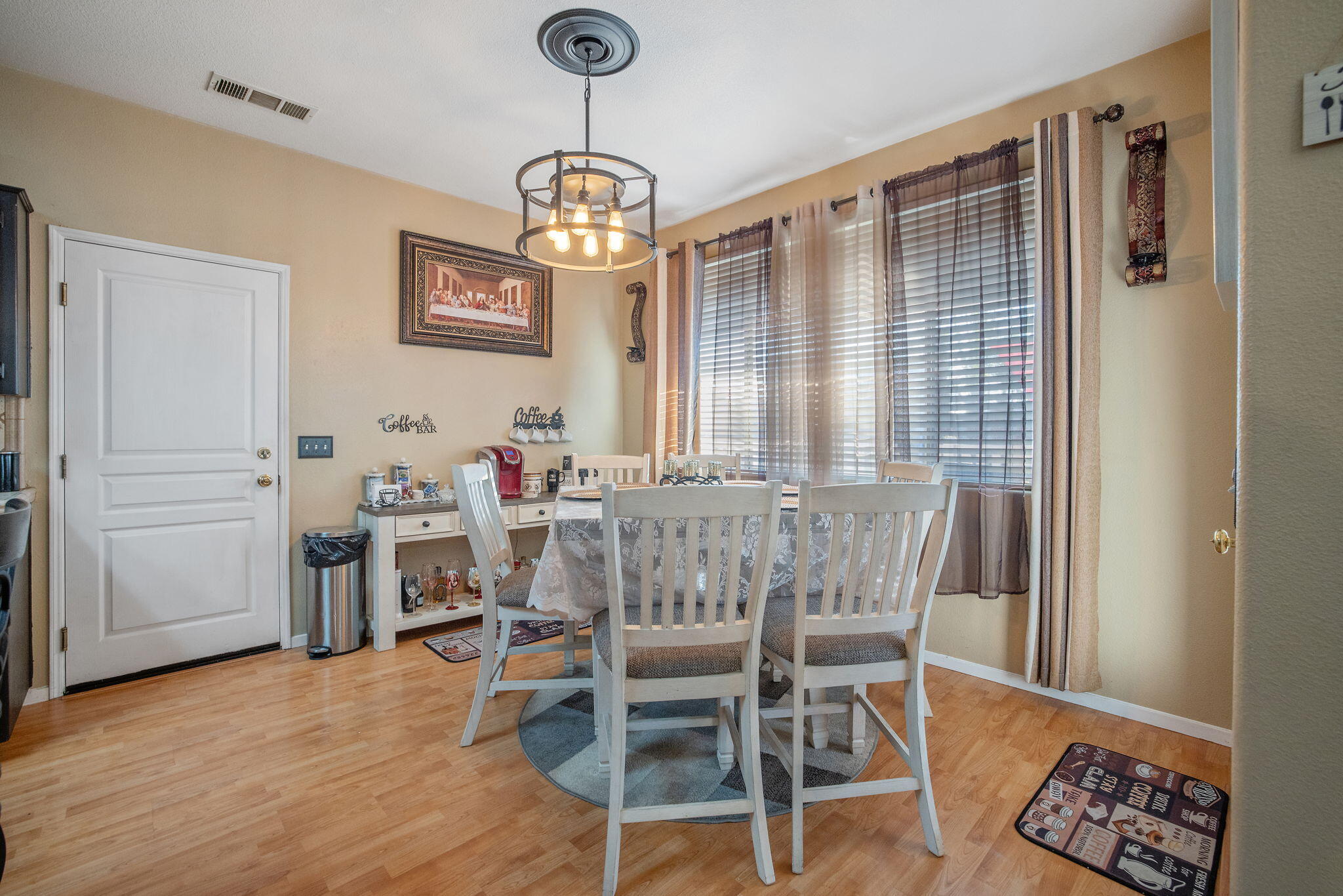 3939 S Bollinger St, Visalia, CA 93277