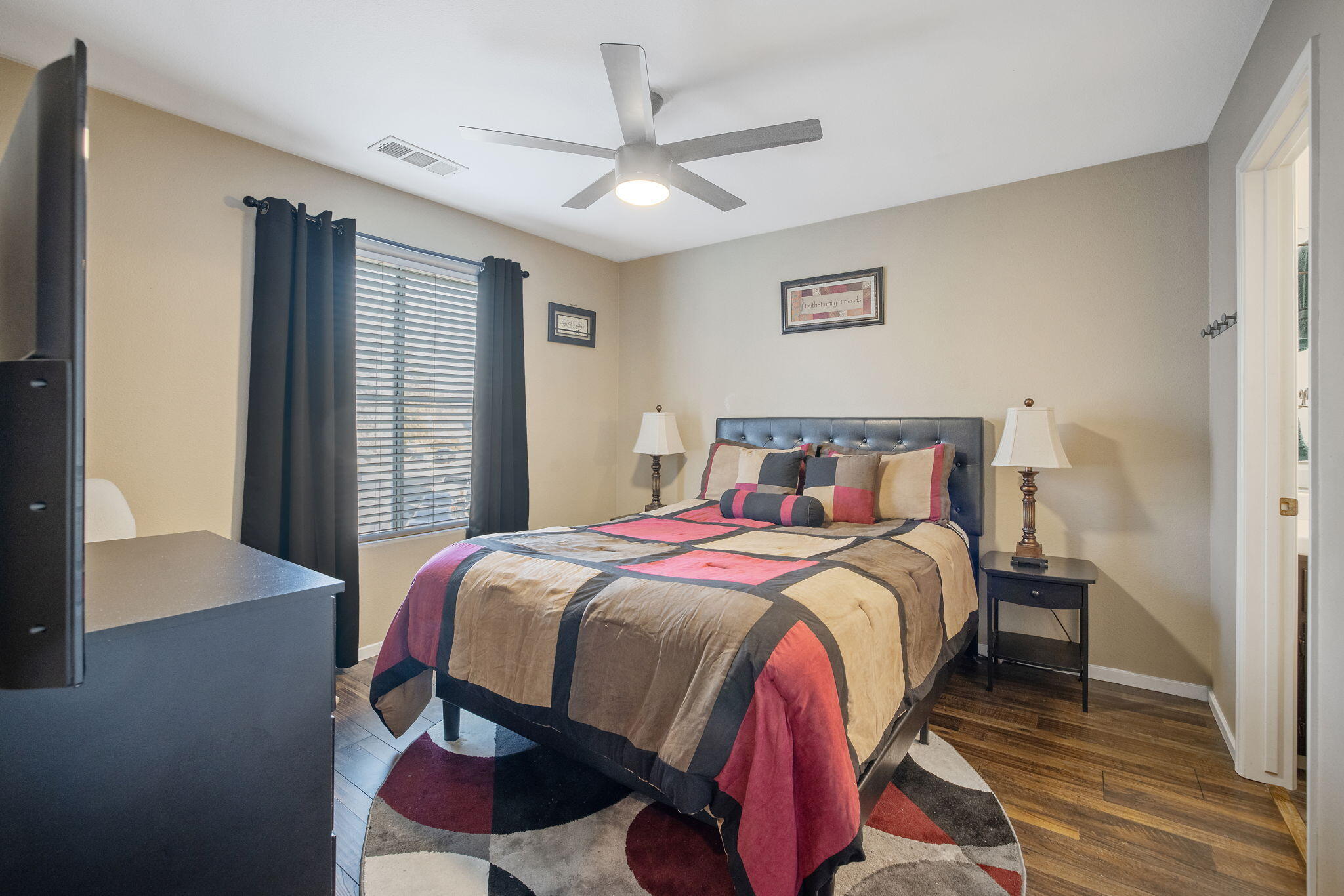 3939 S Bollinger St, Visalia, CA 93277