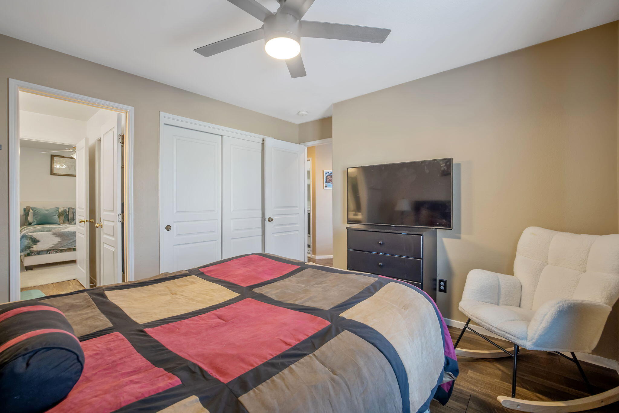 3939 S Bollinger St, Visalia, CA 93277