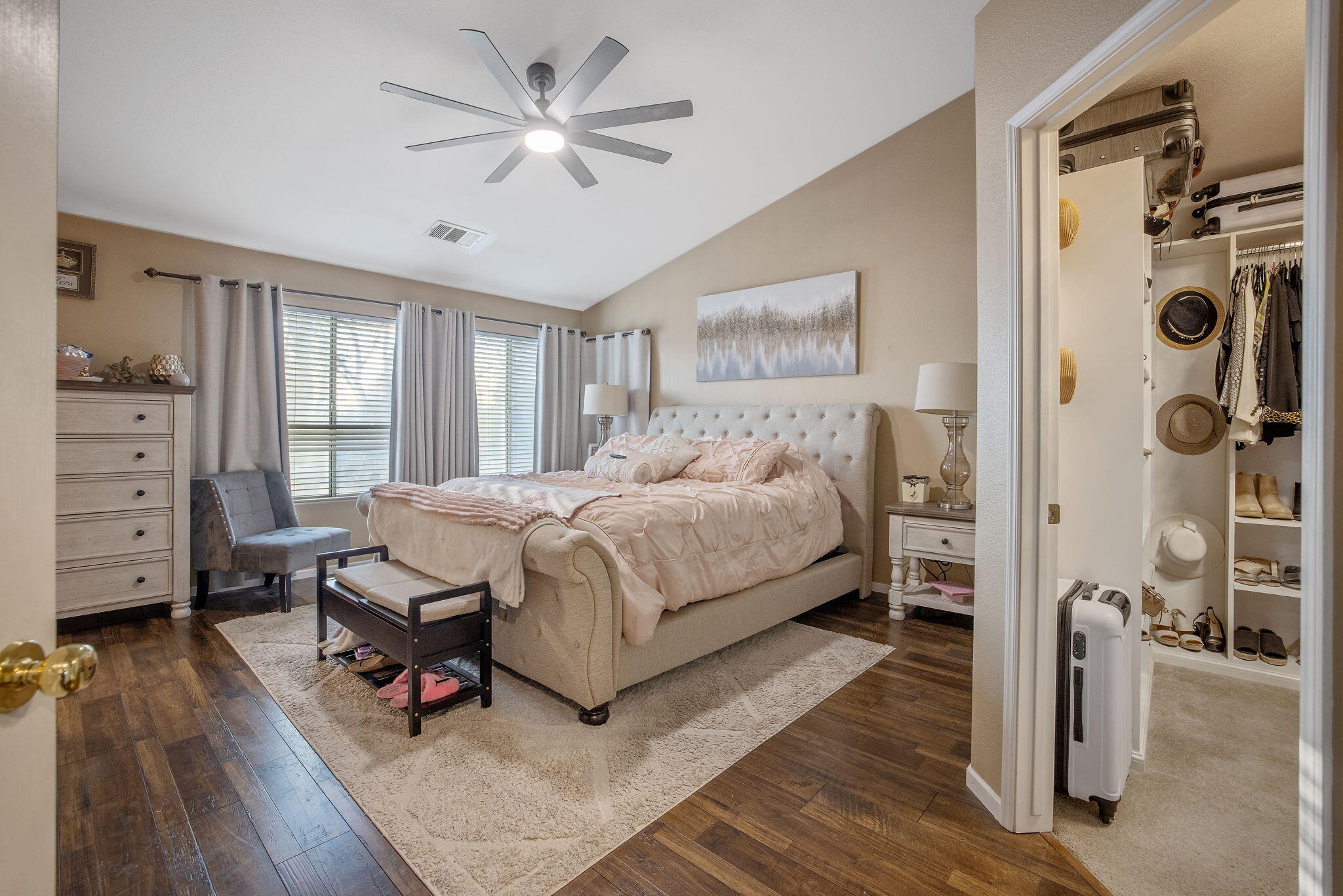 3939 S Bollinger St, Visalia, CA 93277