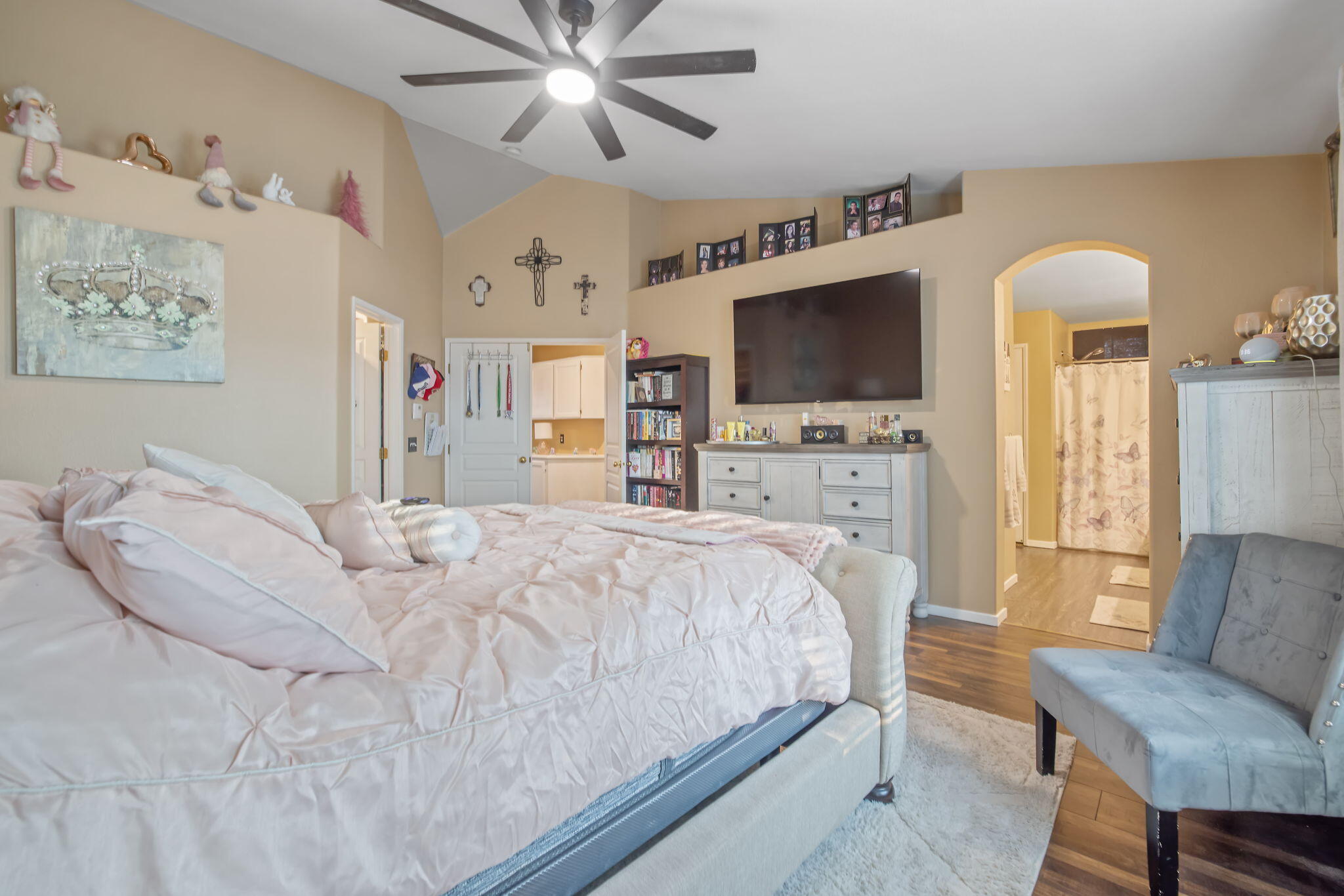 3939 S Bollinger St, Visalia, CA 93277