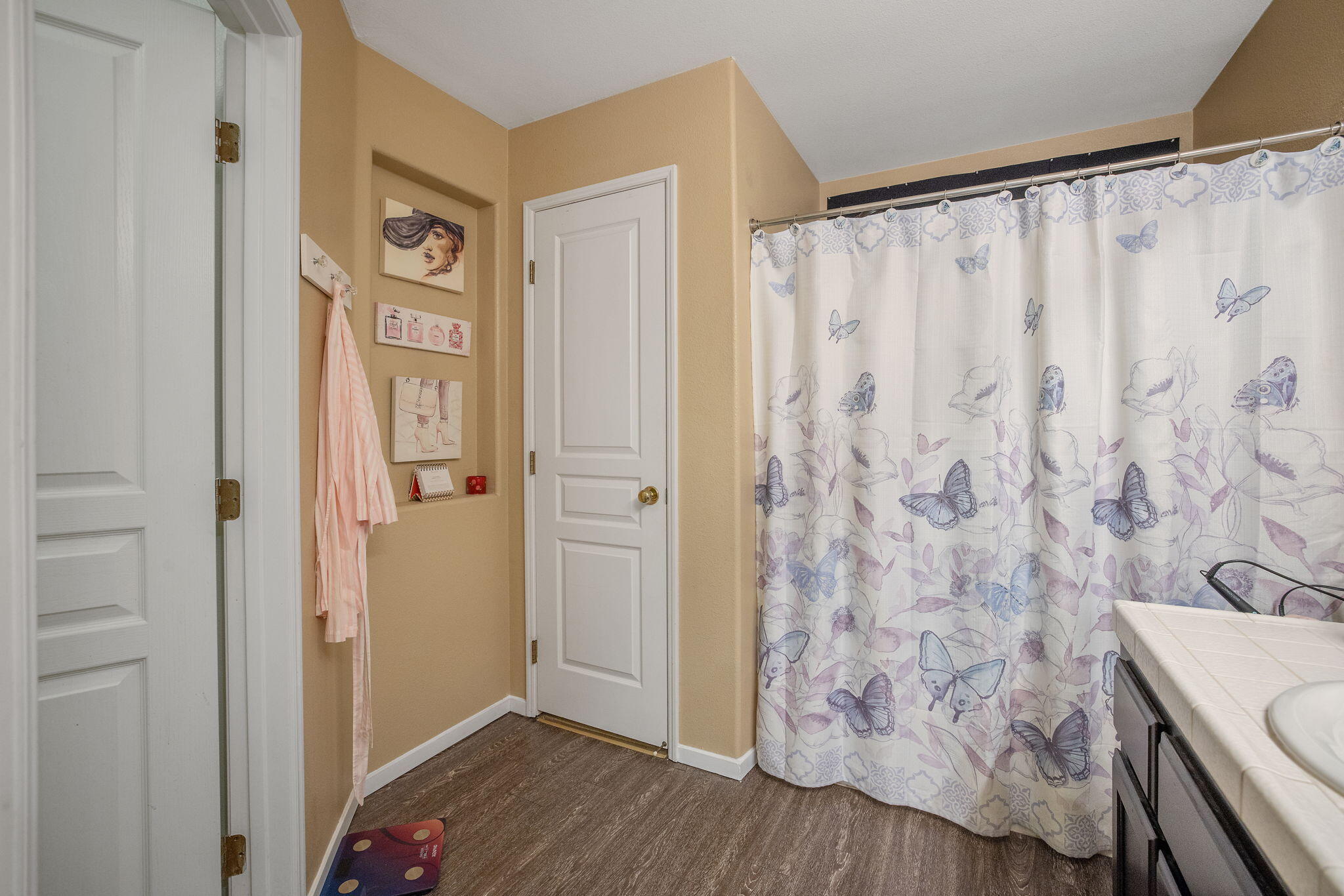 3939 S Bollinger St, Visalia, CA 93277