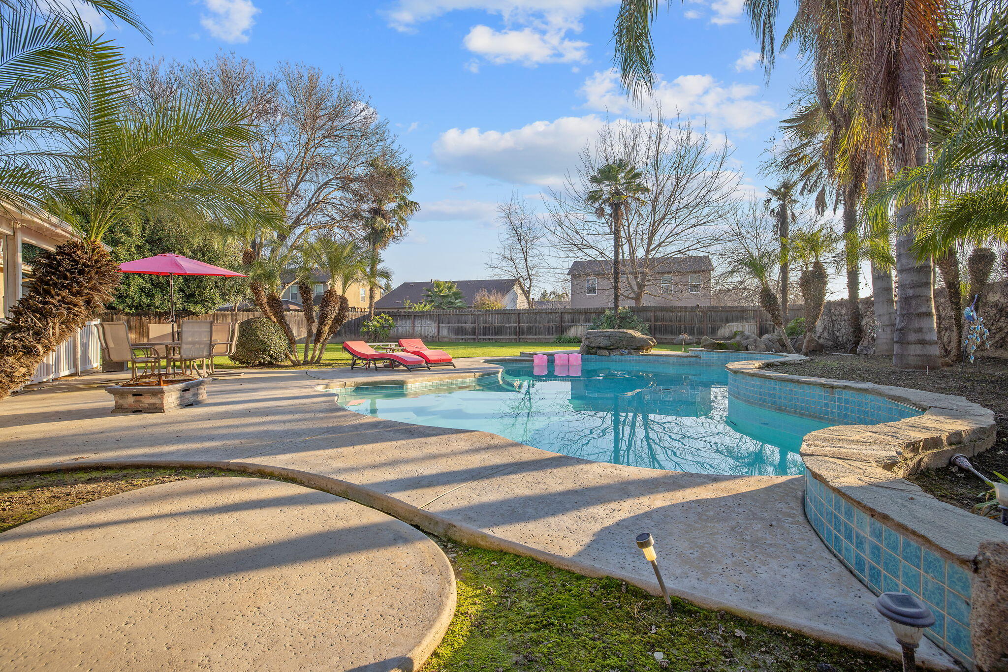 3939 S Bollinger St, Visalia, CA 93277