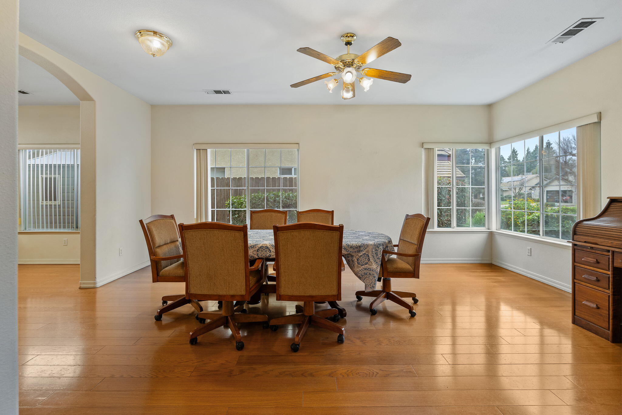 3027 W Rialto Ave, Visalia, CA 93277