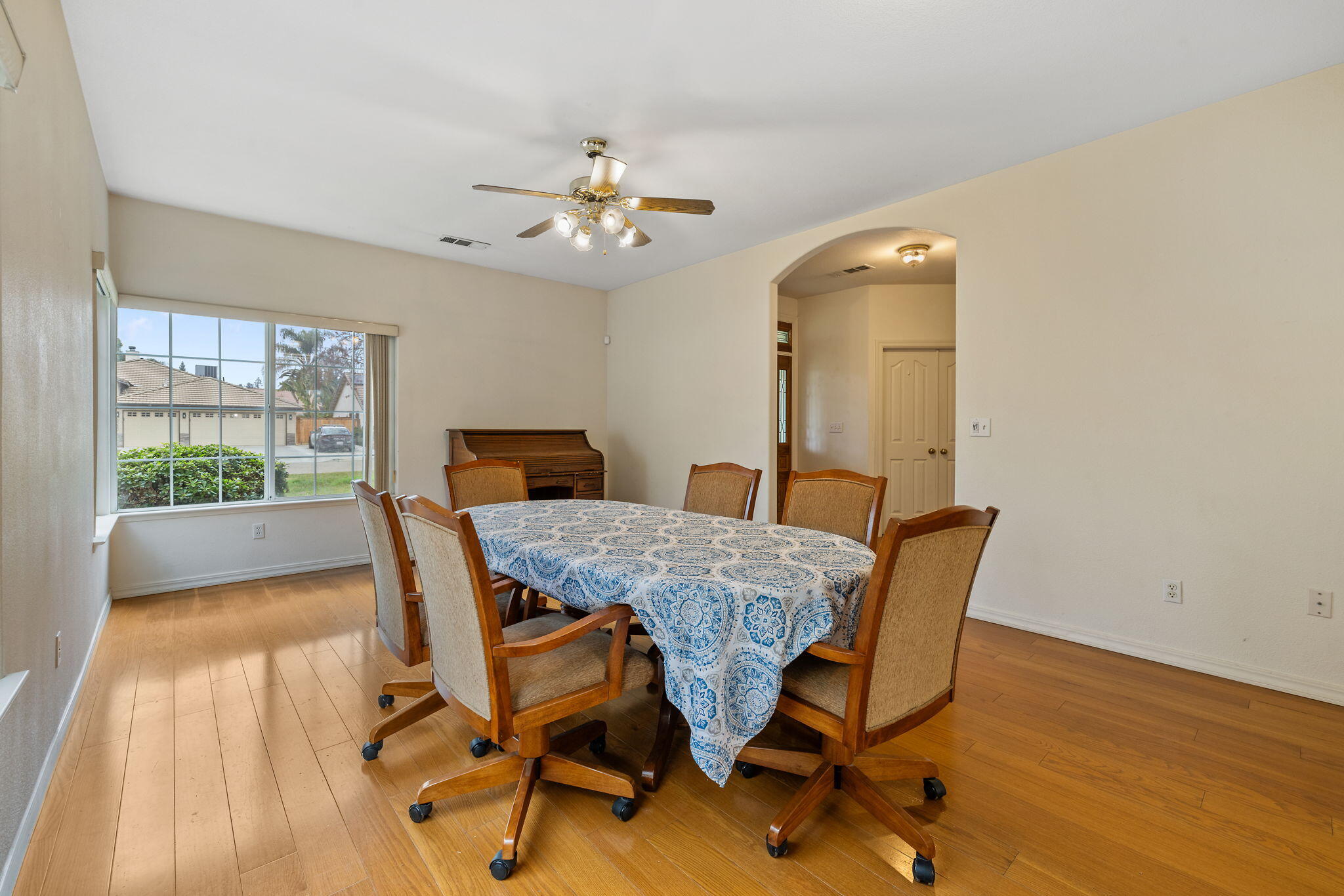 3027 W Rialto Ave, Visalia, CA 93277